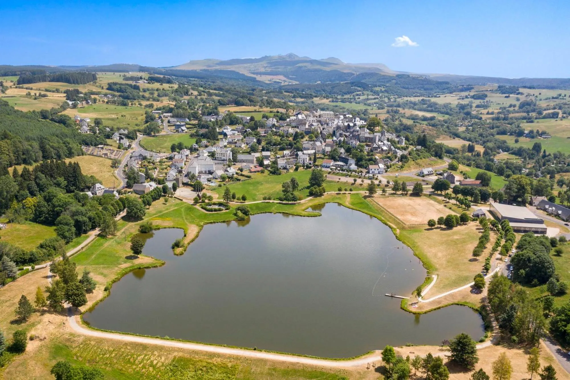 Nearby landmark in Camping de Tauves