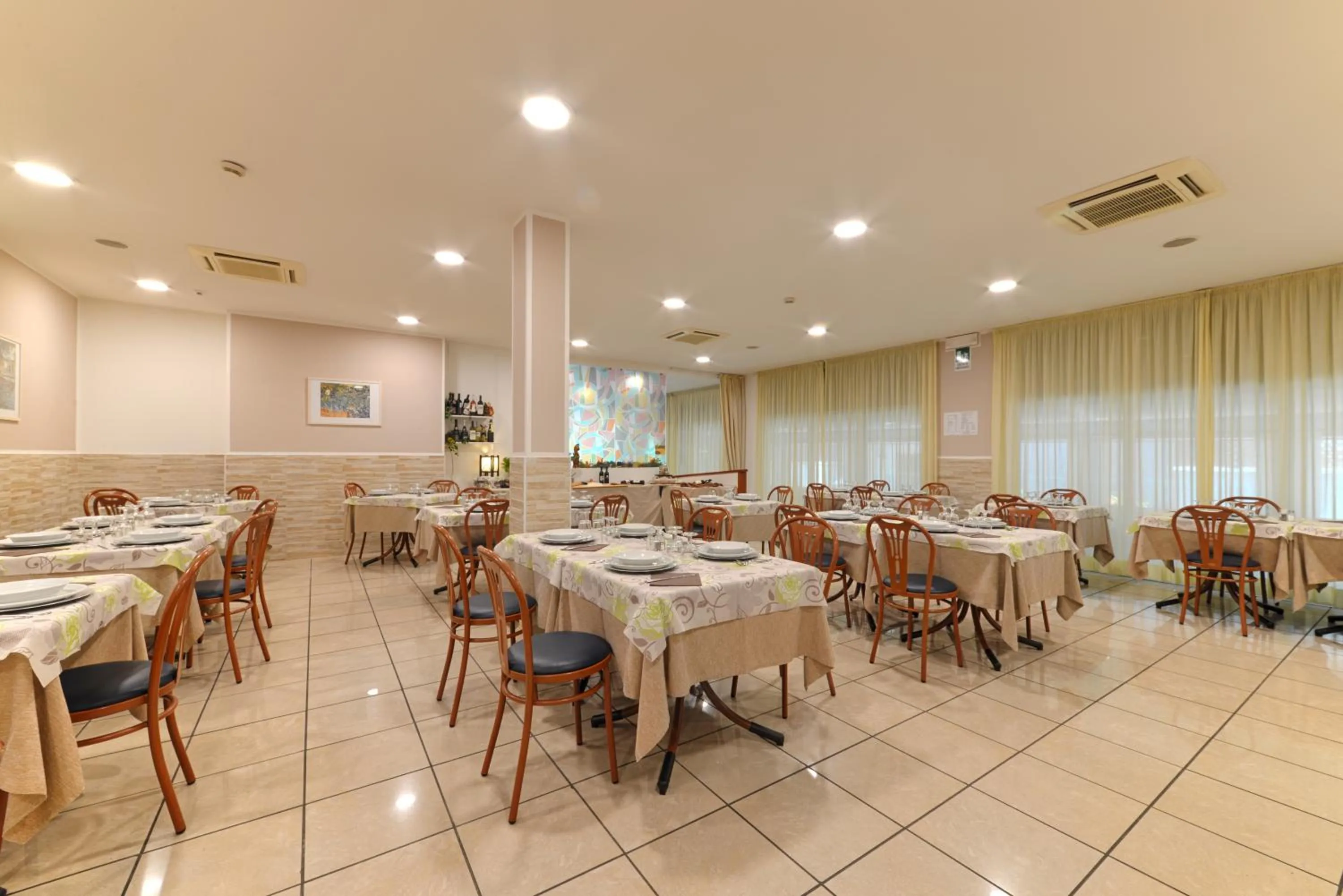 Restaurant/places to eat in Hotel Taormina