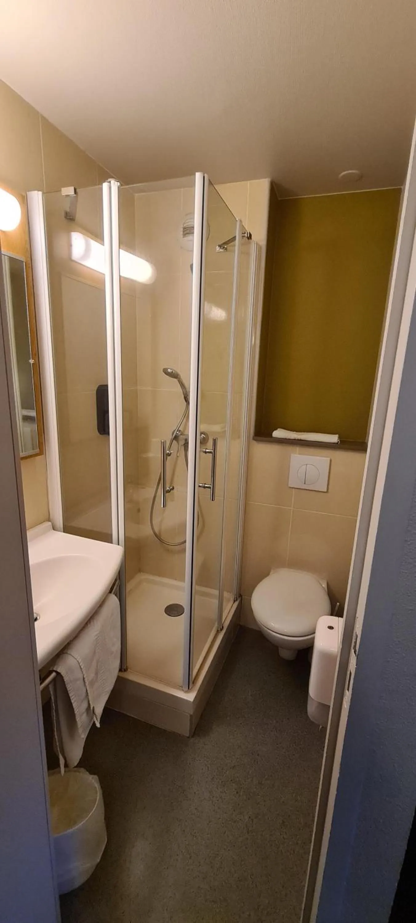 Shower in Hotel Inn design Vierzon