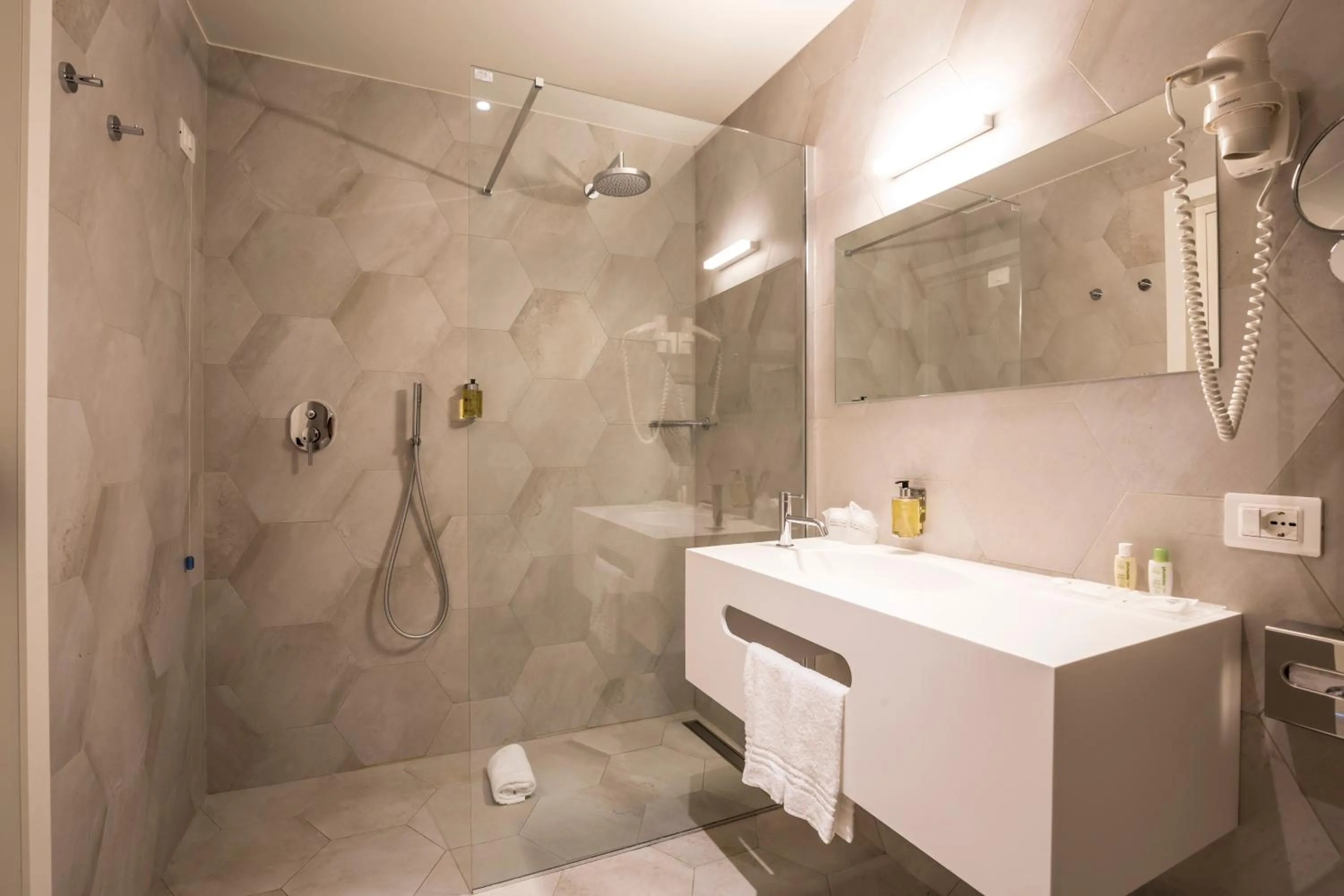 Shower in Baia Del Sole Resort