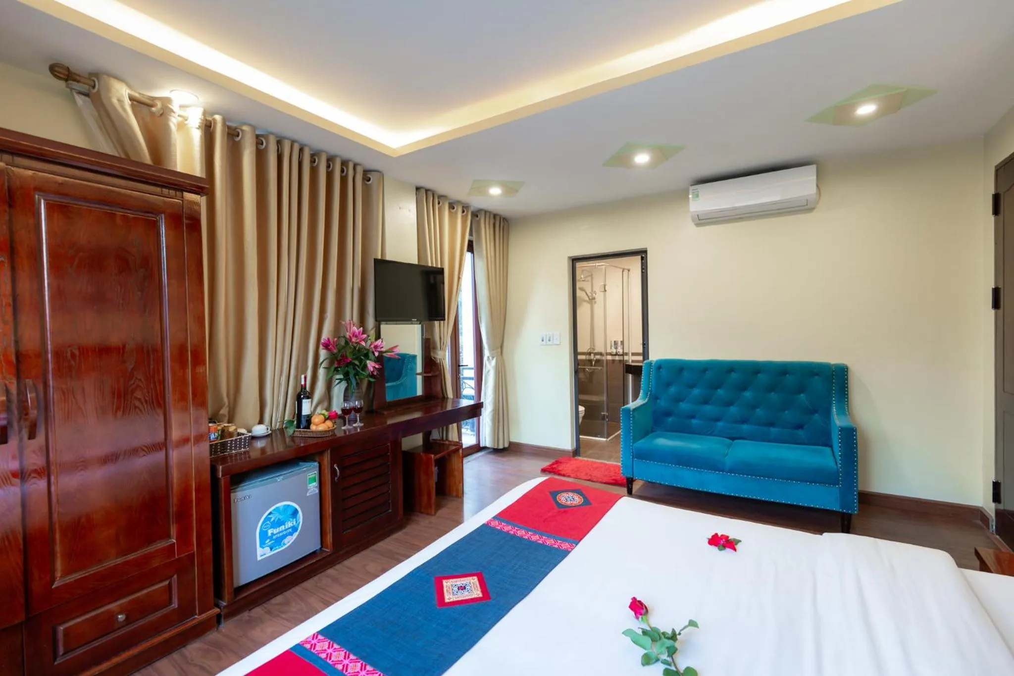 Seating area, Bed in Sapa Hidden Gem Hotel & Spa