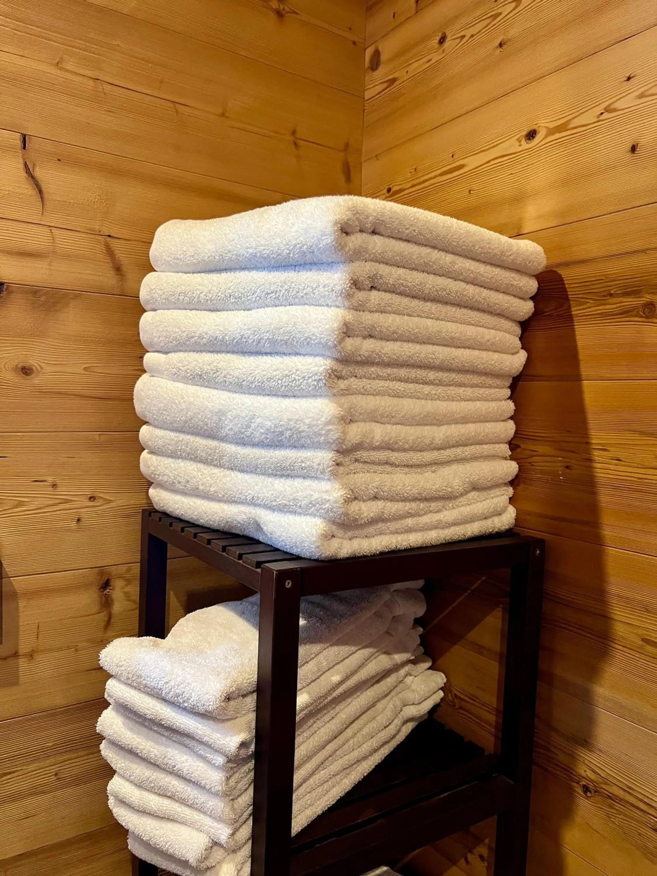 LOGIS HÔTEL, CHALETS et RESTAURANT LES CHATELMINÉS