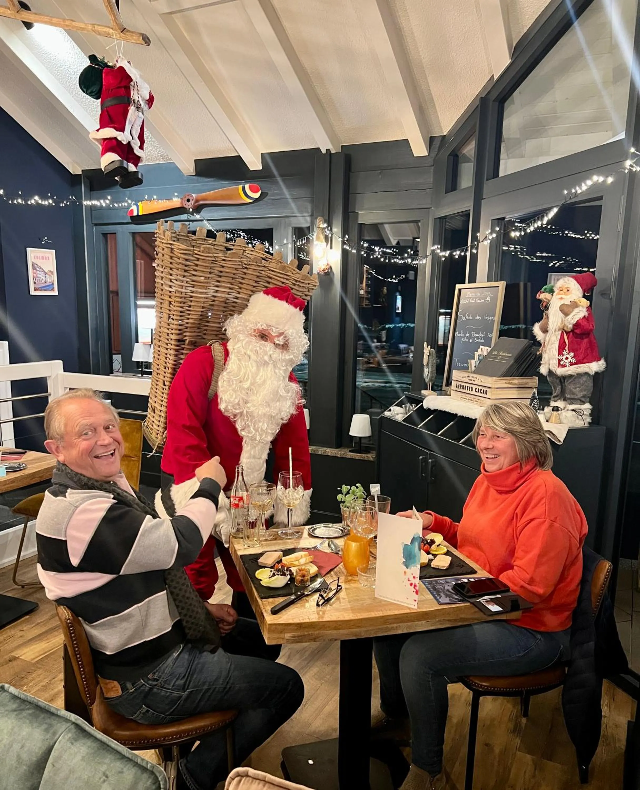LOGIS HÔTEL, CHALETS et RESTAURANT LES CHATELMINÉS