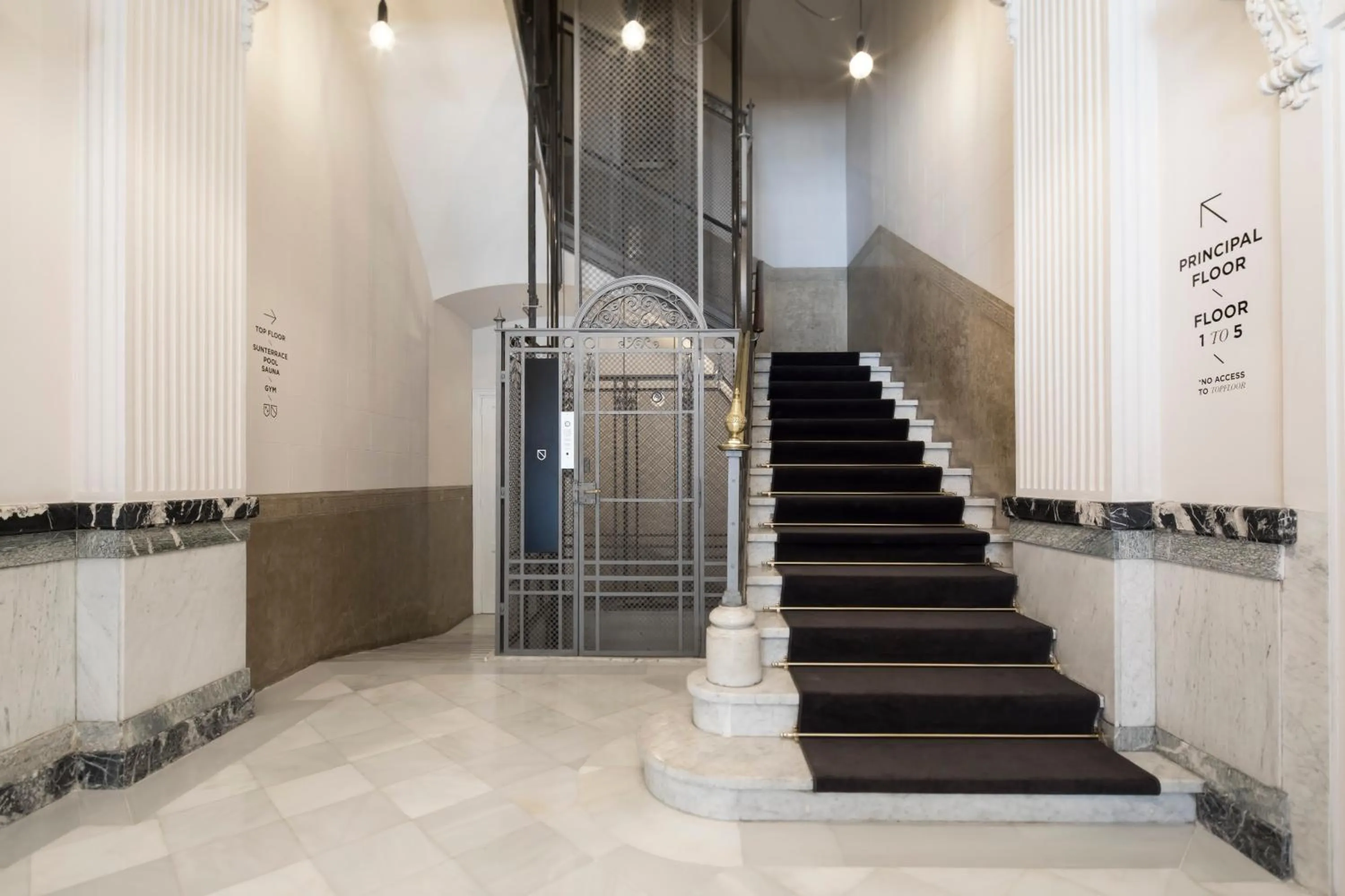 Lobby or reception in Casagrand Luxury Apartments Barcelona