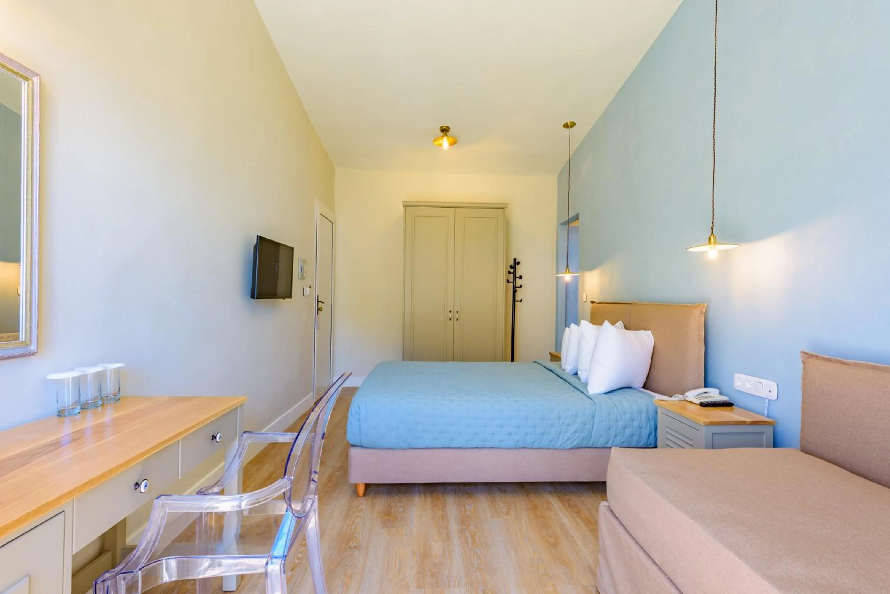 Photo of the whole room, Bed in Panas Hotel