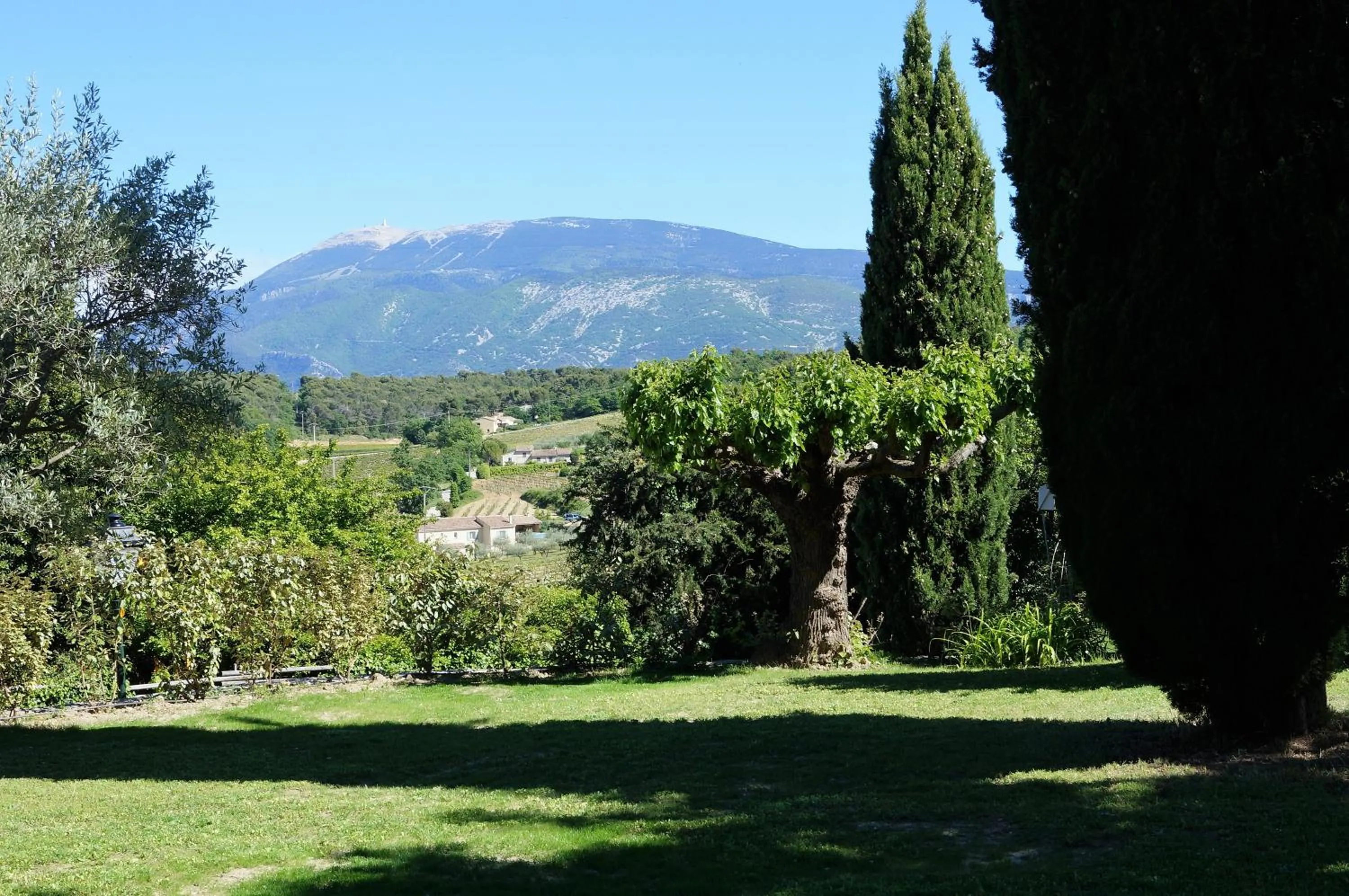 Mountain view in le mas de colongene