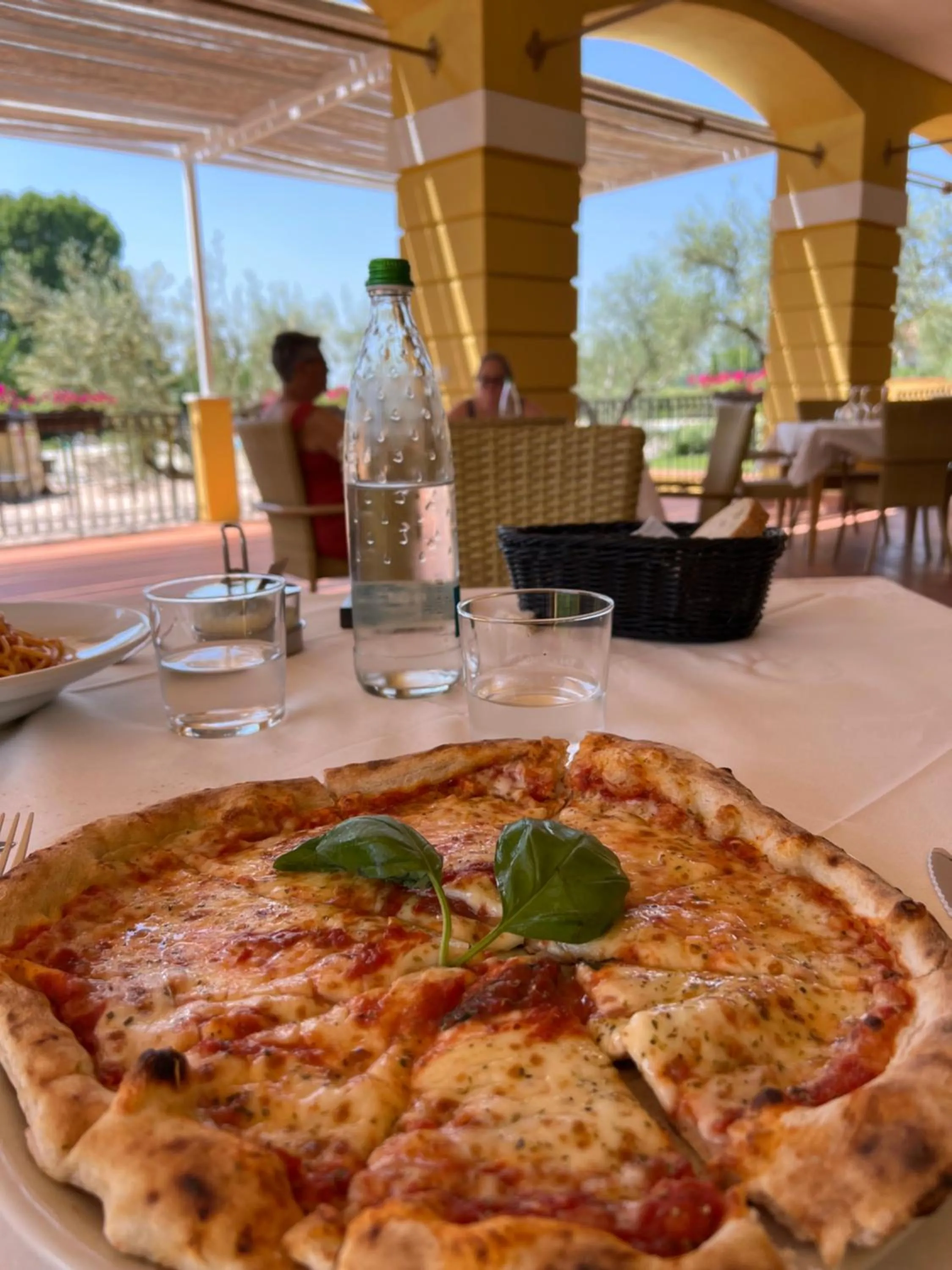 Restaurant/places to eat in Garda Resort Village