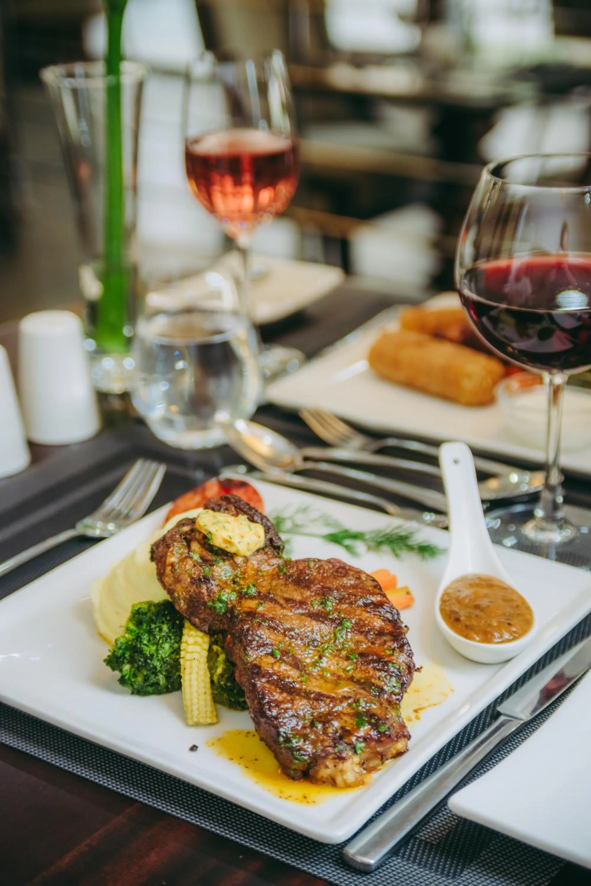 Restaurant/places to eat in GemSuites Riverside Serviced Apartments and Hotel, Nairobi