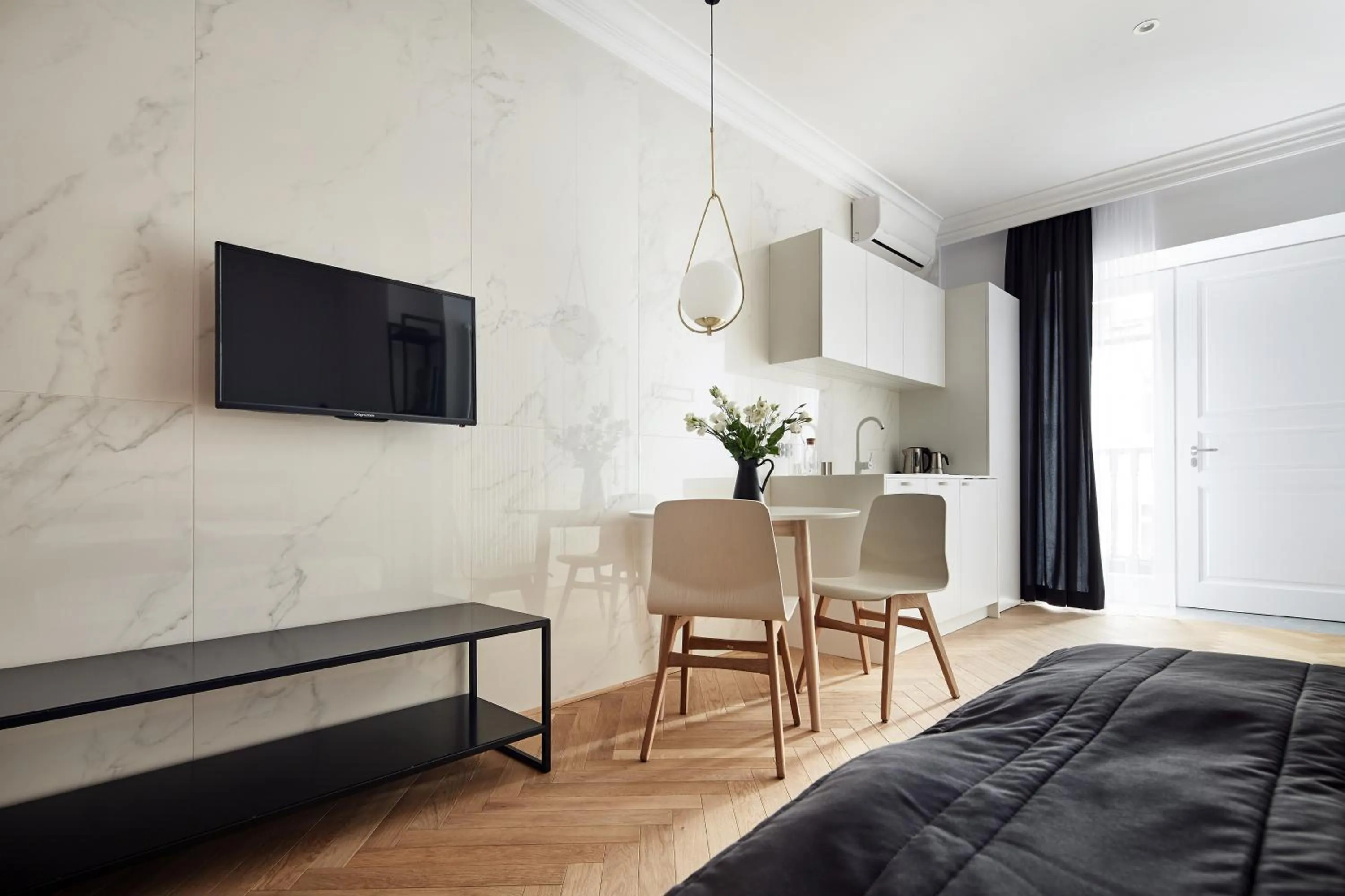 TV and multimedia in St Agnes Apartments Old Town