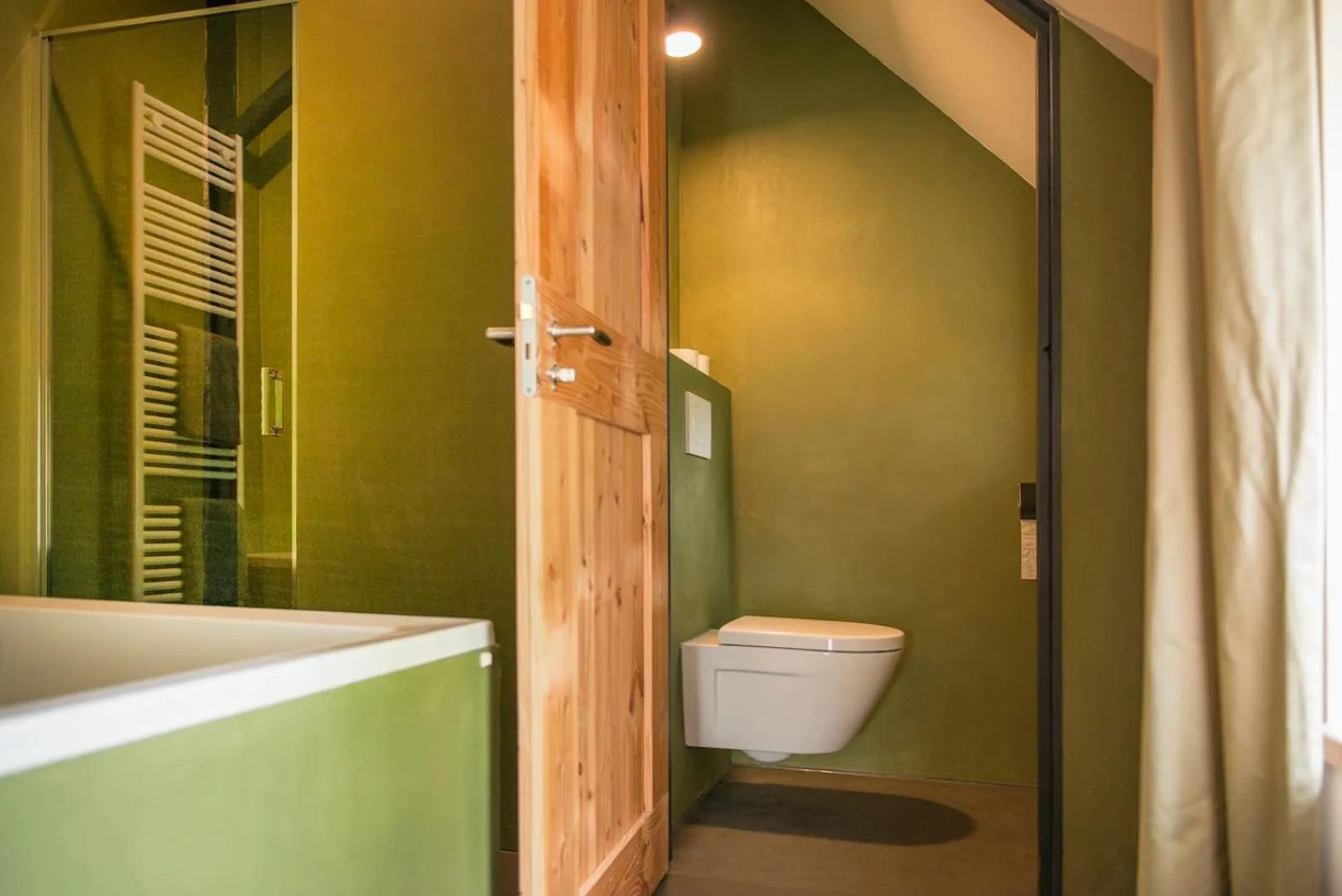 Bathroom in De Heeren van Tuil