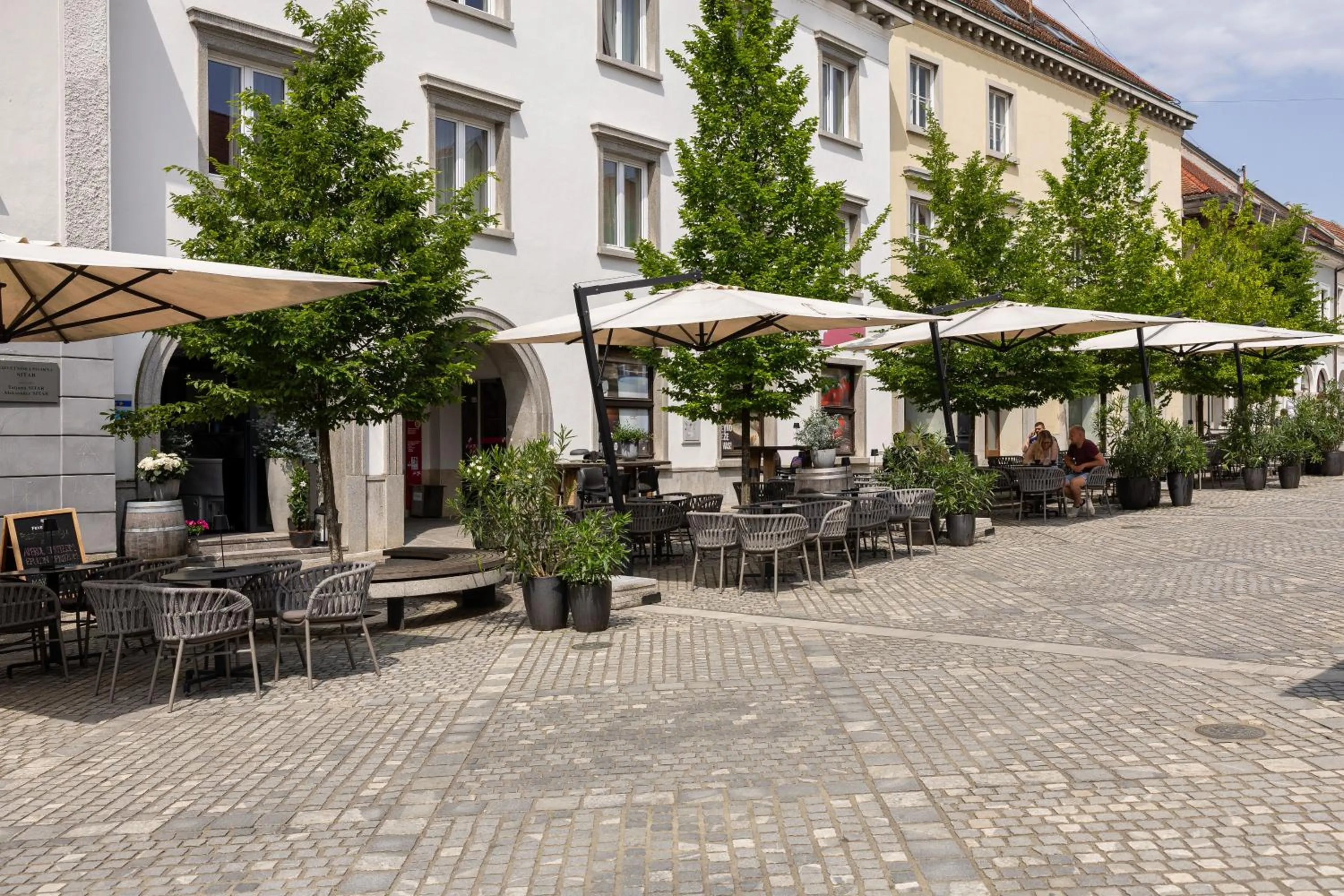 Patio in Hotel Center Novo Mesto