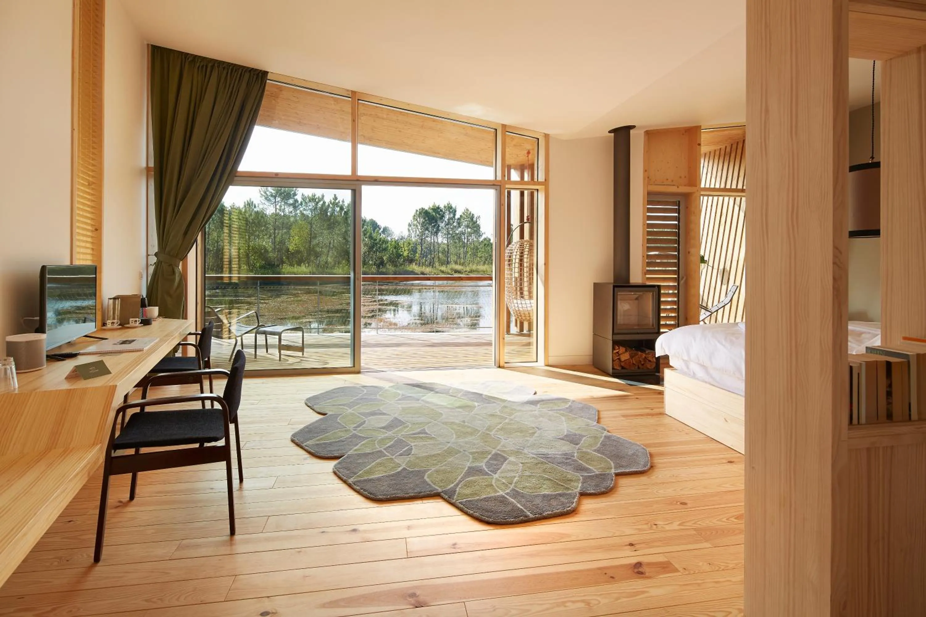 Decorative detail, Bed in Les Échasses Golf & Surf Eco Lodge