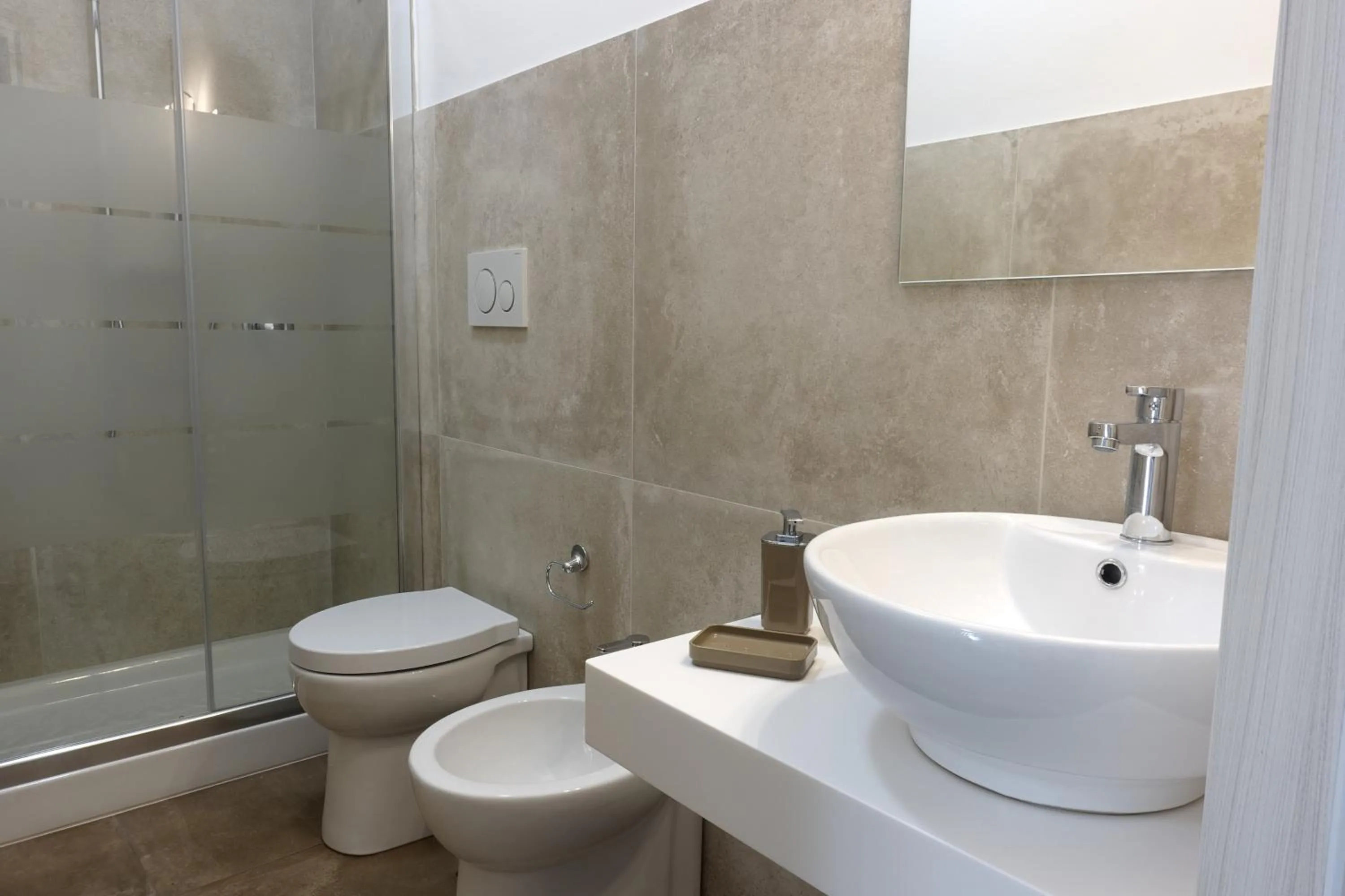 Bathroom in BB Opera Dei Pupi