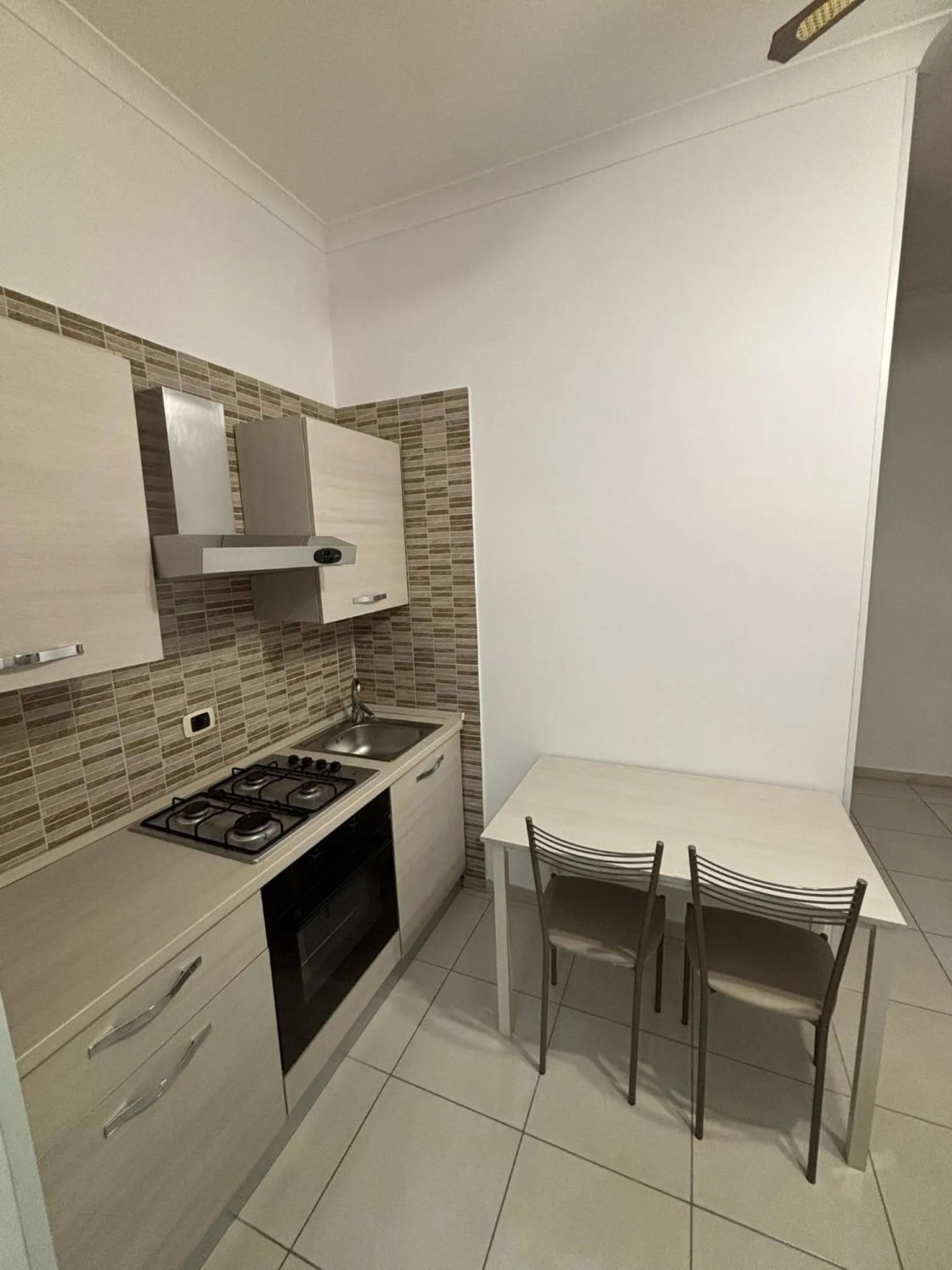 Kitchen or kitchenette in Home To Fly