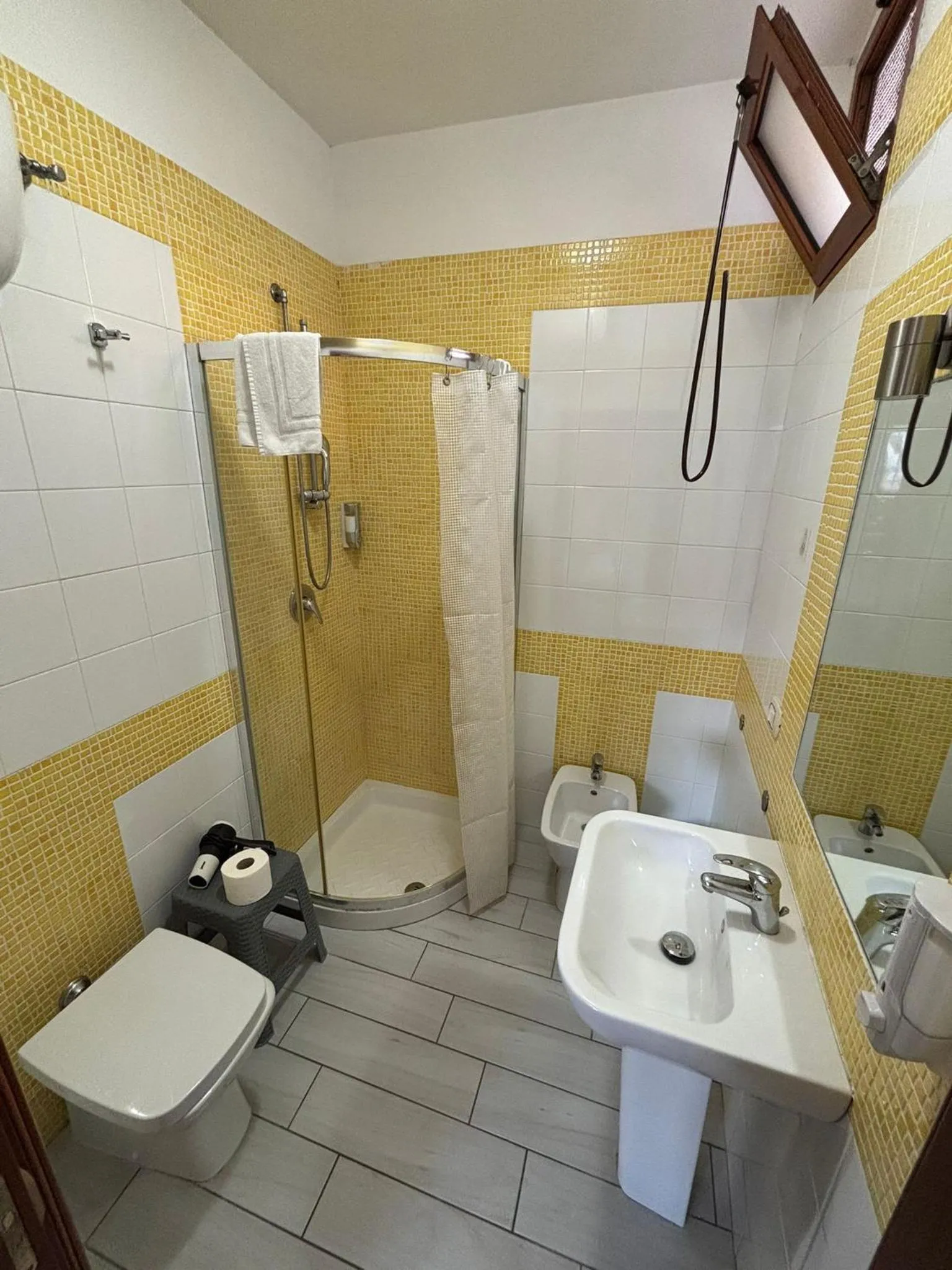 Toilet in Home To Fly