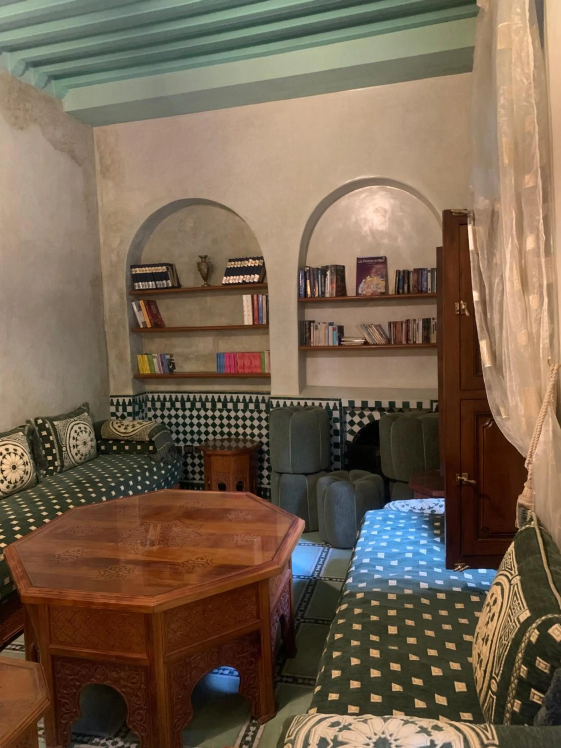 Riad Tidar by Phoenix