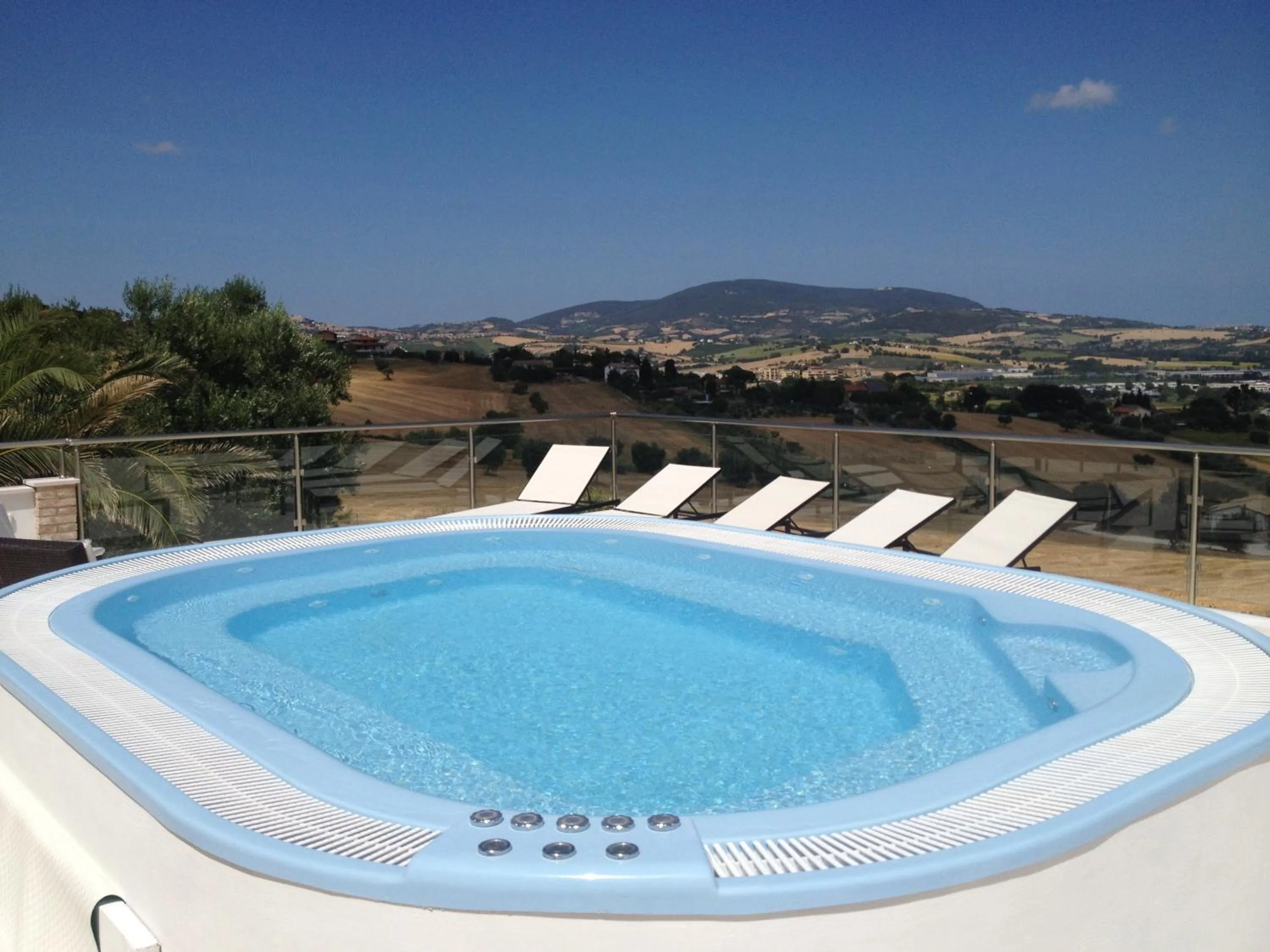 Day in Villa Belvedere Degli Ulivi