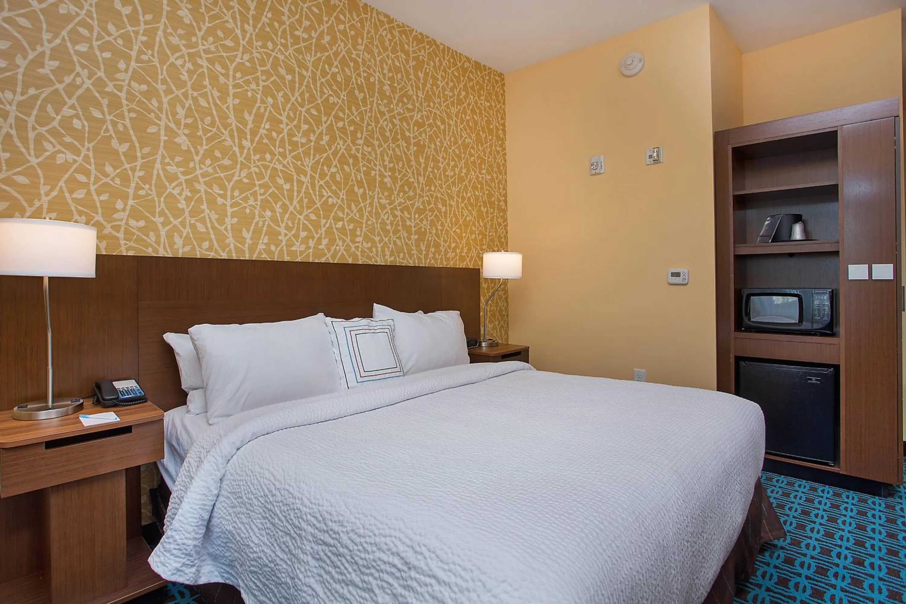 Photo of the whole room, Bed in Fairfield Inn & Suites by Marriott Nashville Hendersonville