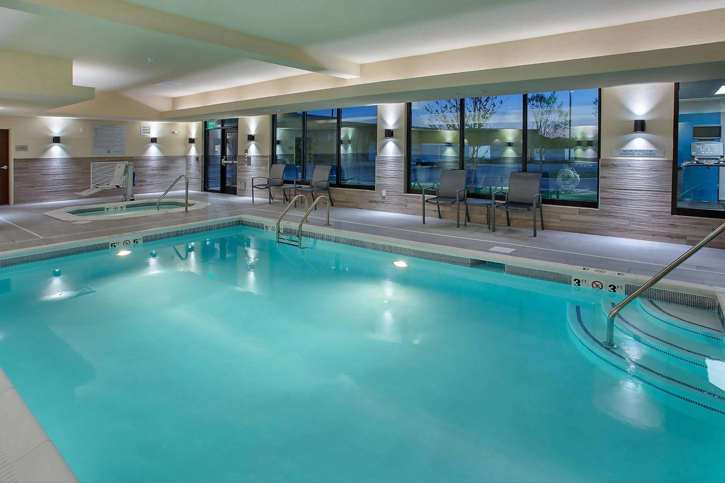 Swimming pool in Fairfield Inn & Suites by Marriott Nashville Hendersonville