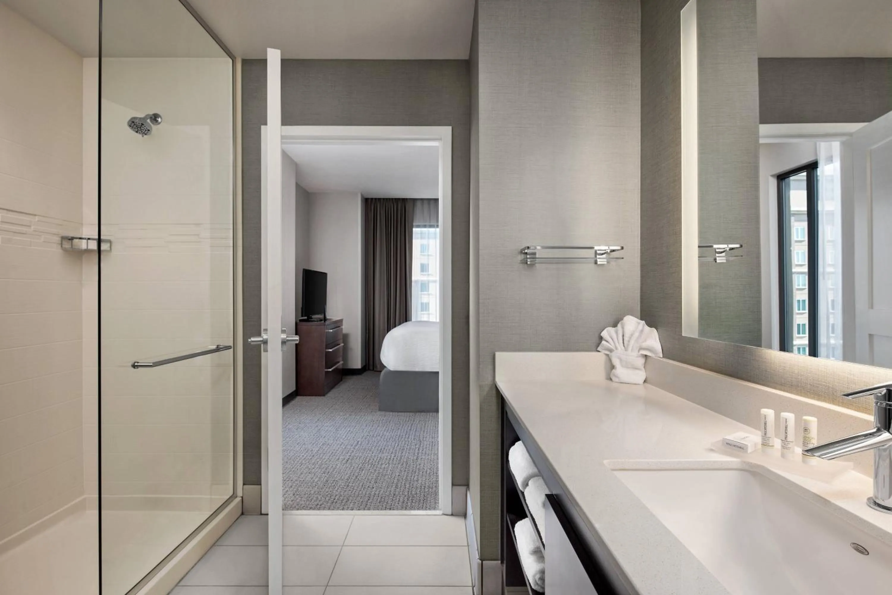 Bathroom, Bed in Residence Inn by Marriott Boise Downtown City Center