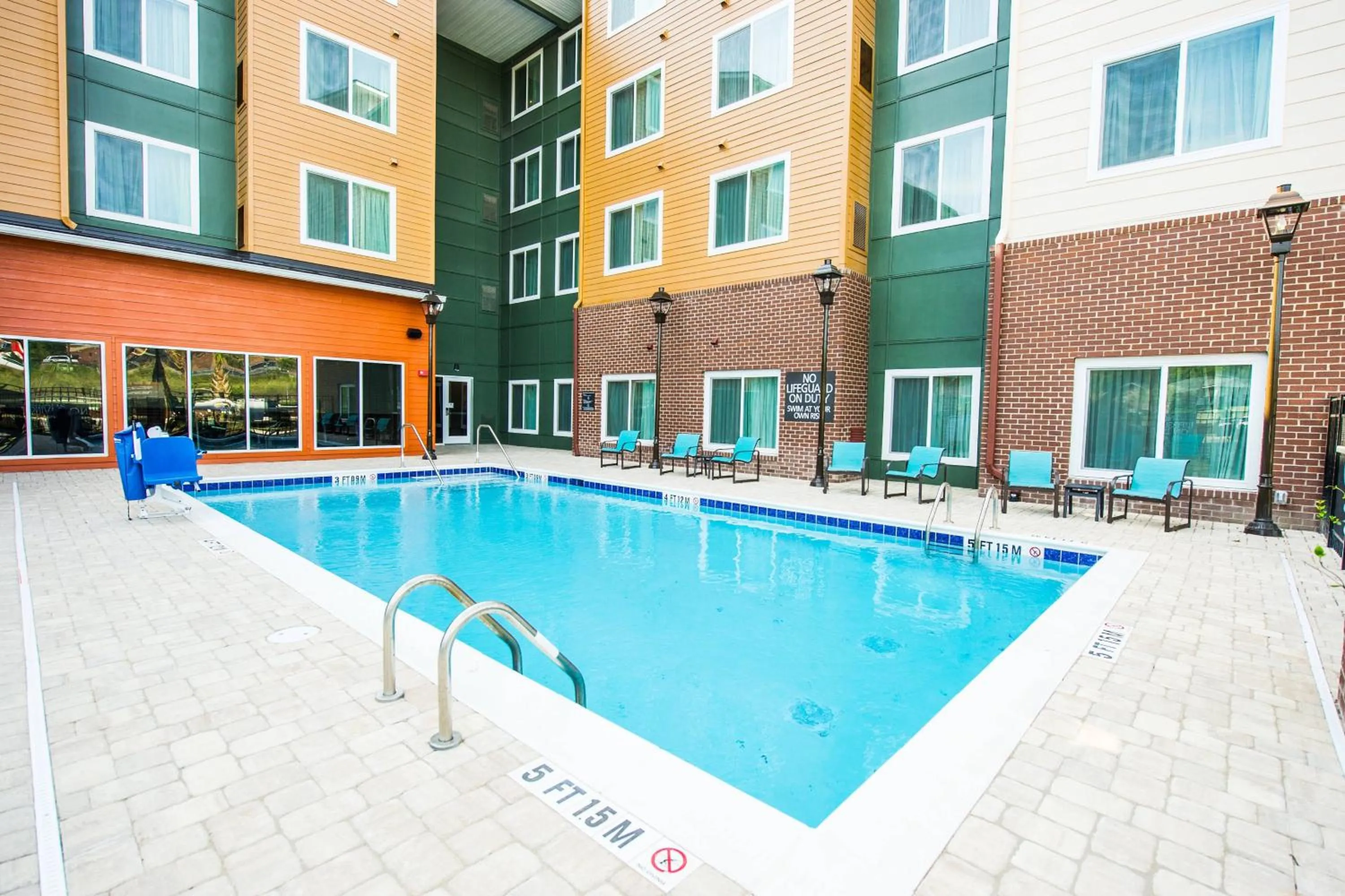 Swimming pool in Residence Inn by Marriott Columbia West/Lexington