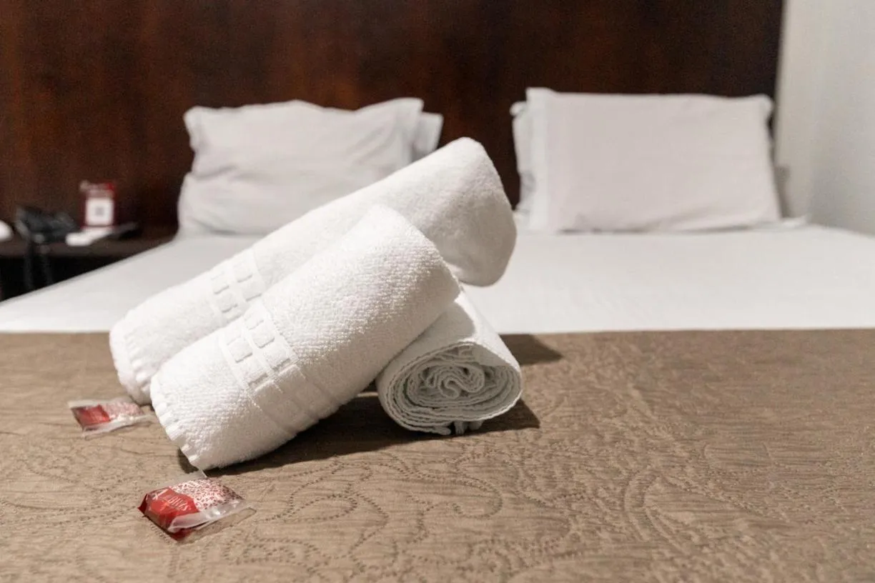 Bedroom, Bed in Hotel Albinos