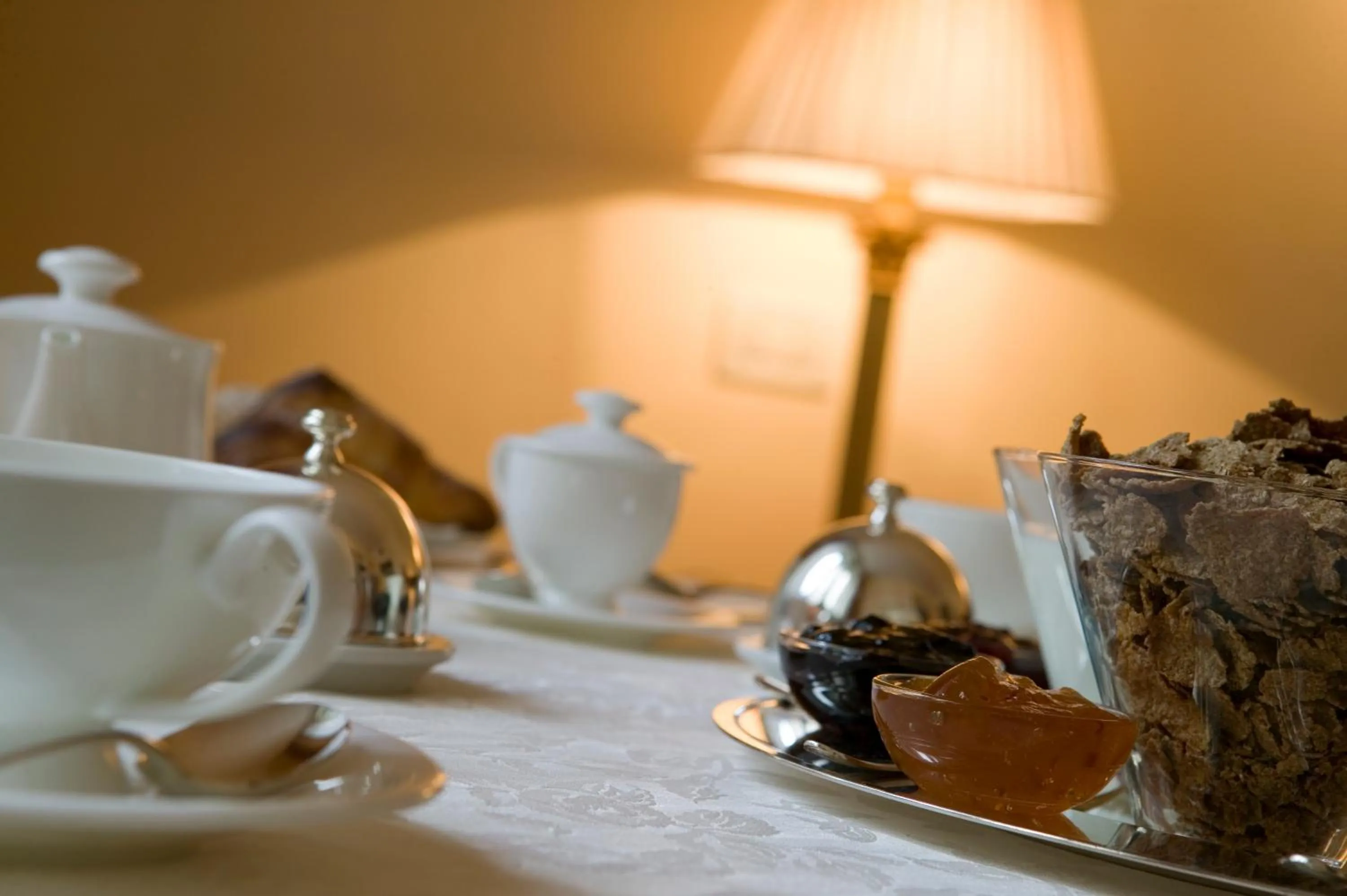 Restaurant/places to eat in Astoria Hotel Italia