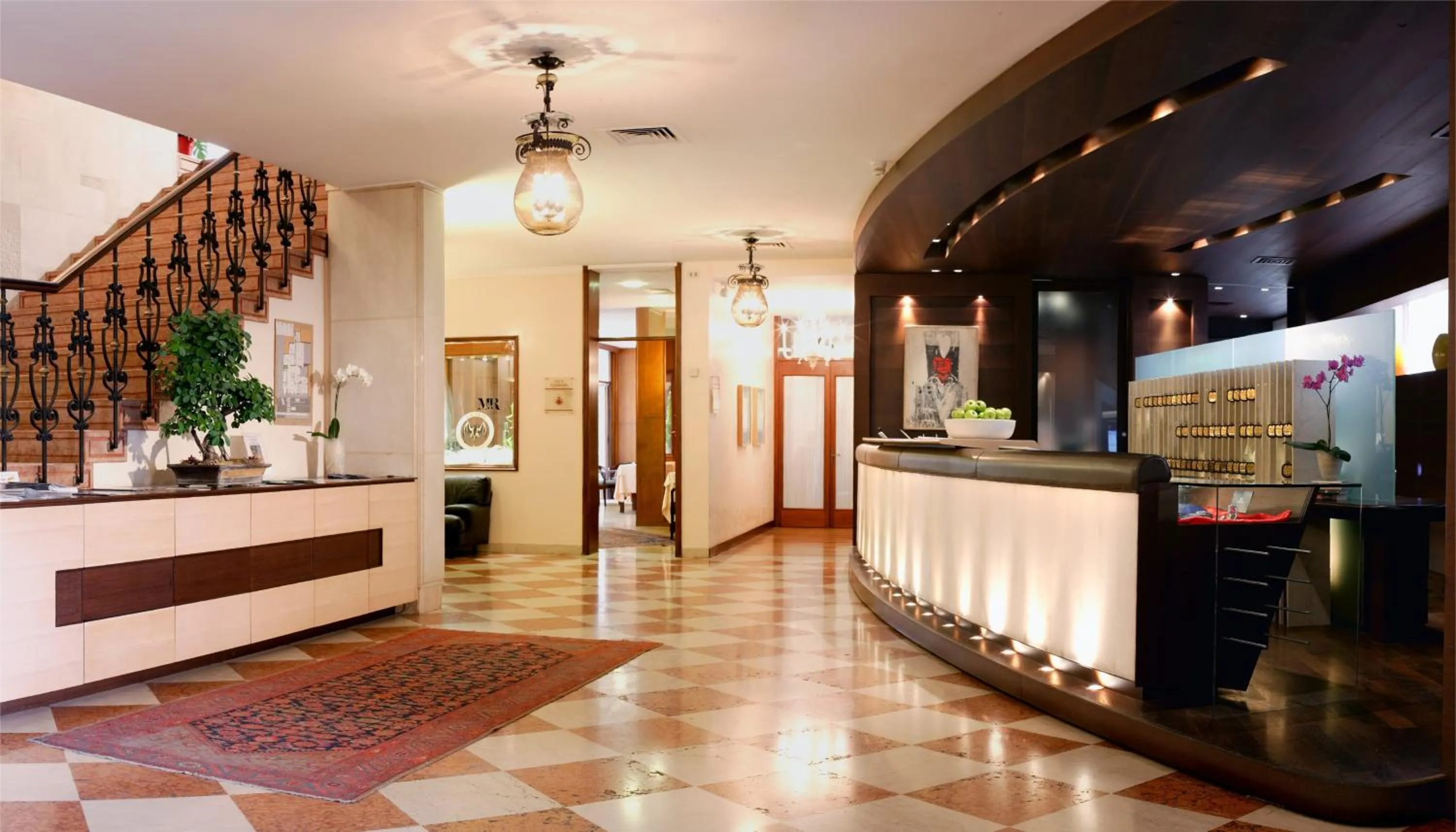 Lobby or reception in Astoria Hotel Italia
