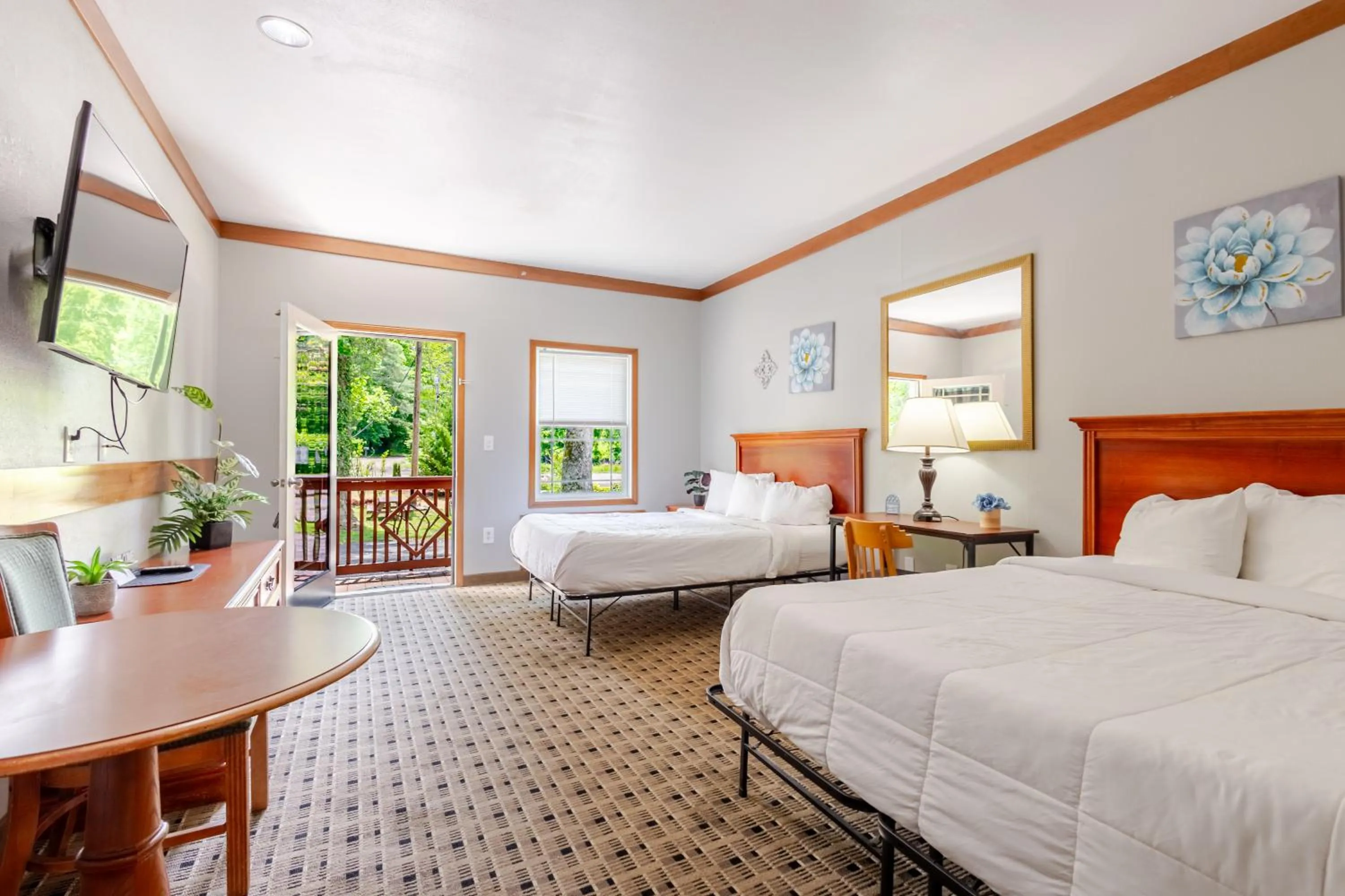 Bed in Qualla Cabins and Motel Cherokee near Casino