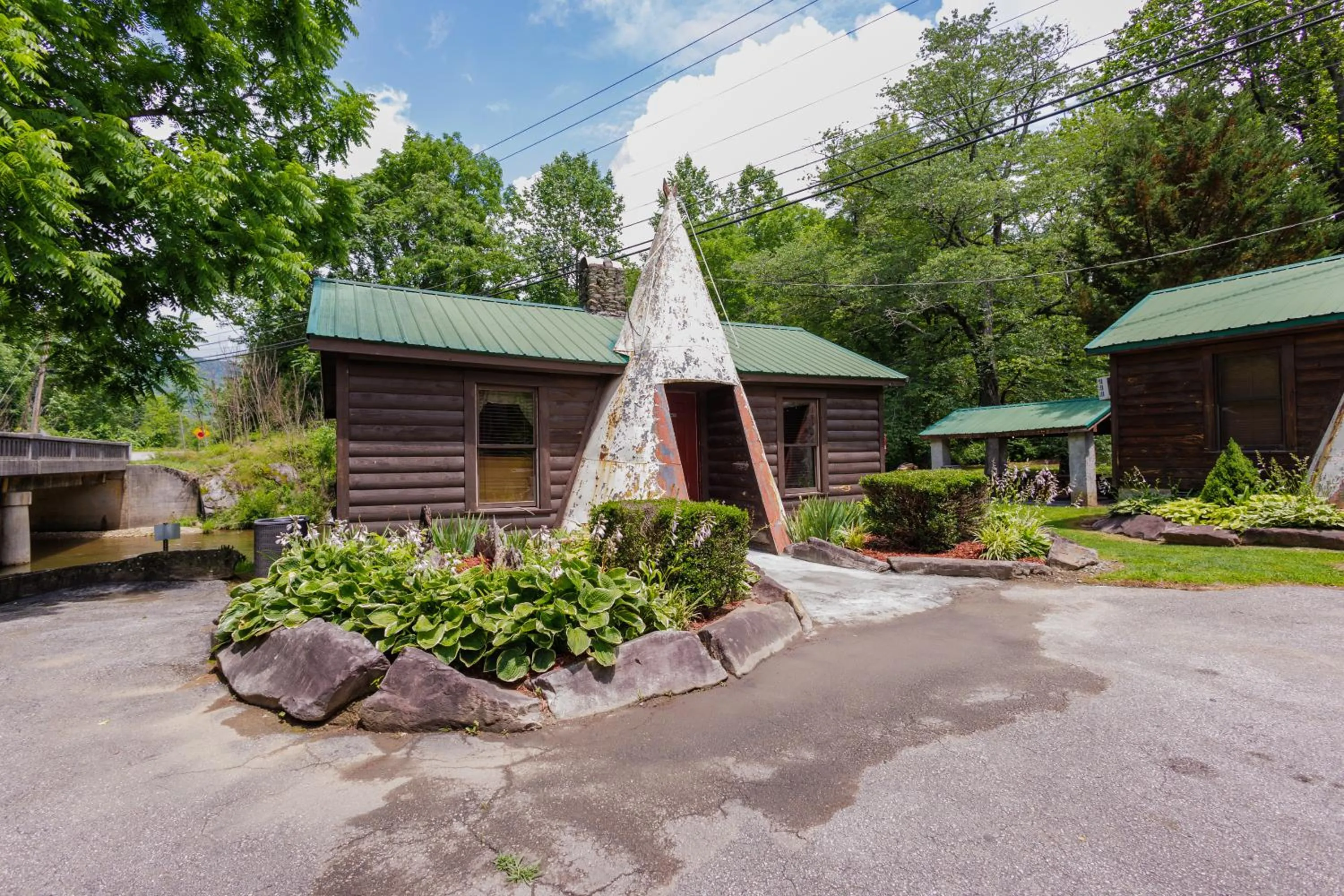 Qualla Cabins and Motel Cherokee near Casino