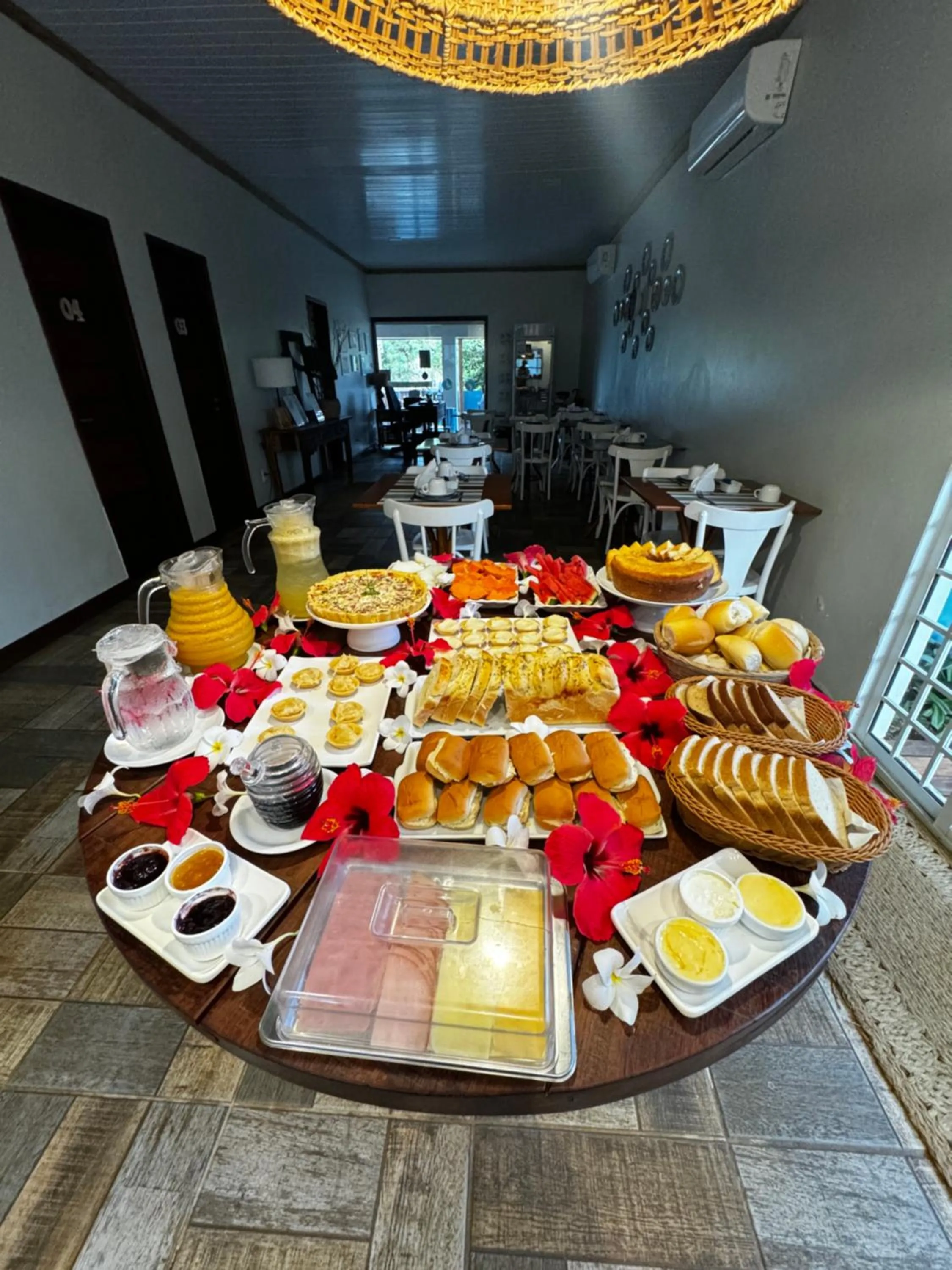 Restaurant/places to eat in Pousada Alto da Vila Noronha by Alto da Ilha