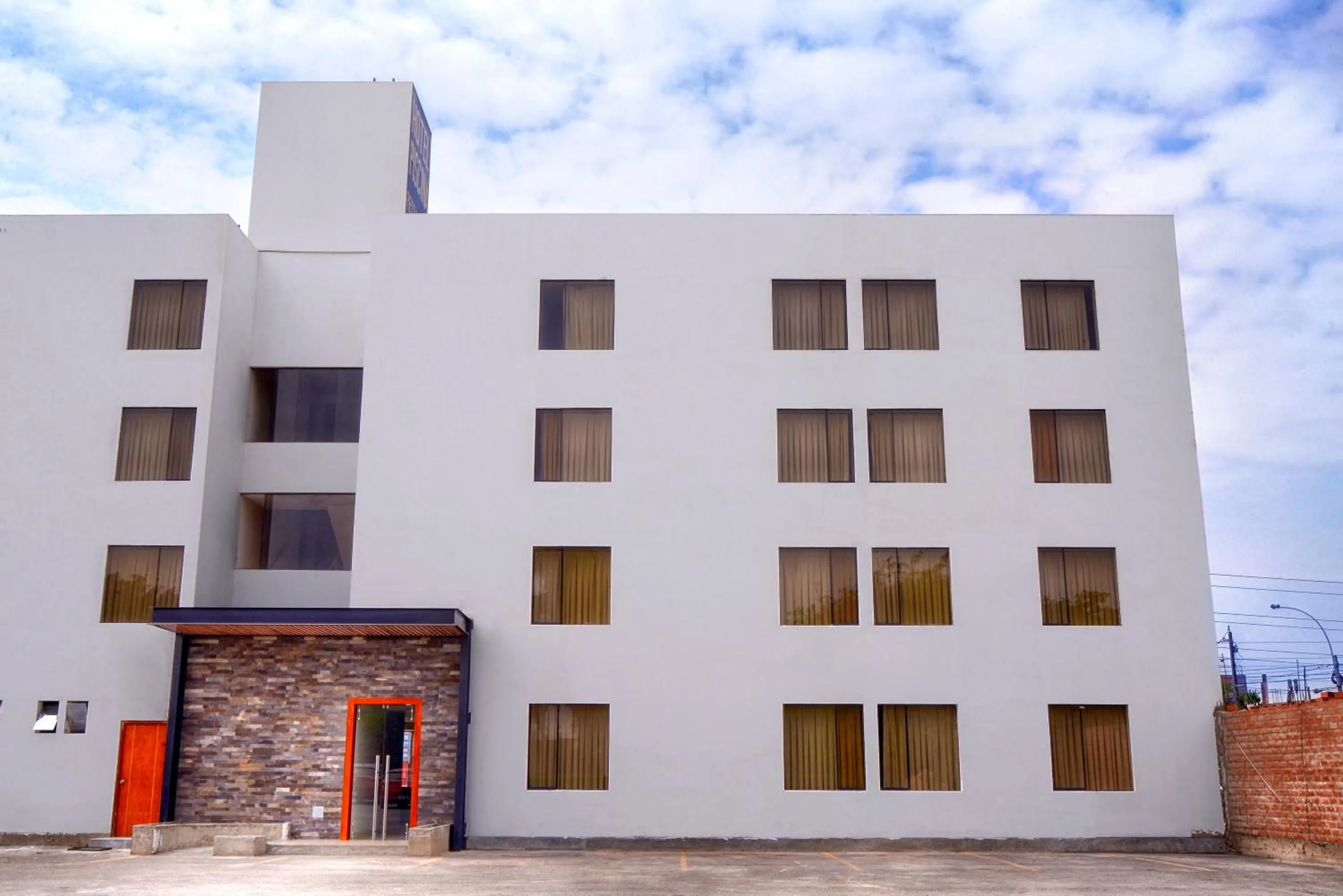 Property building in Hotel Hacienda Lima Norte