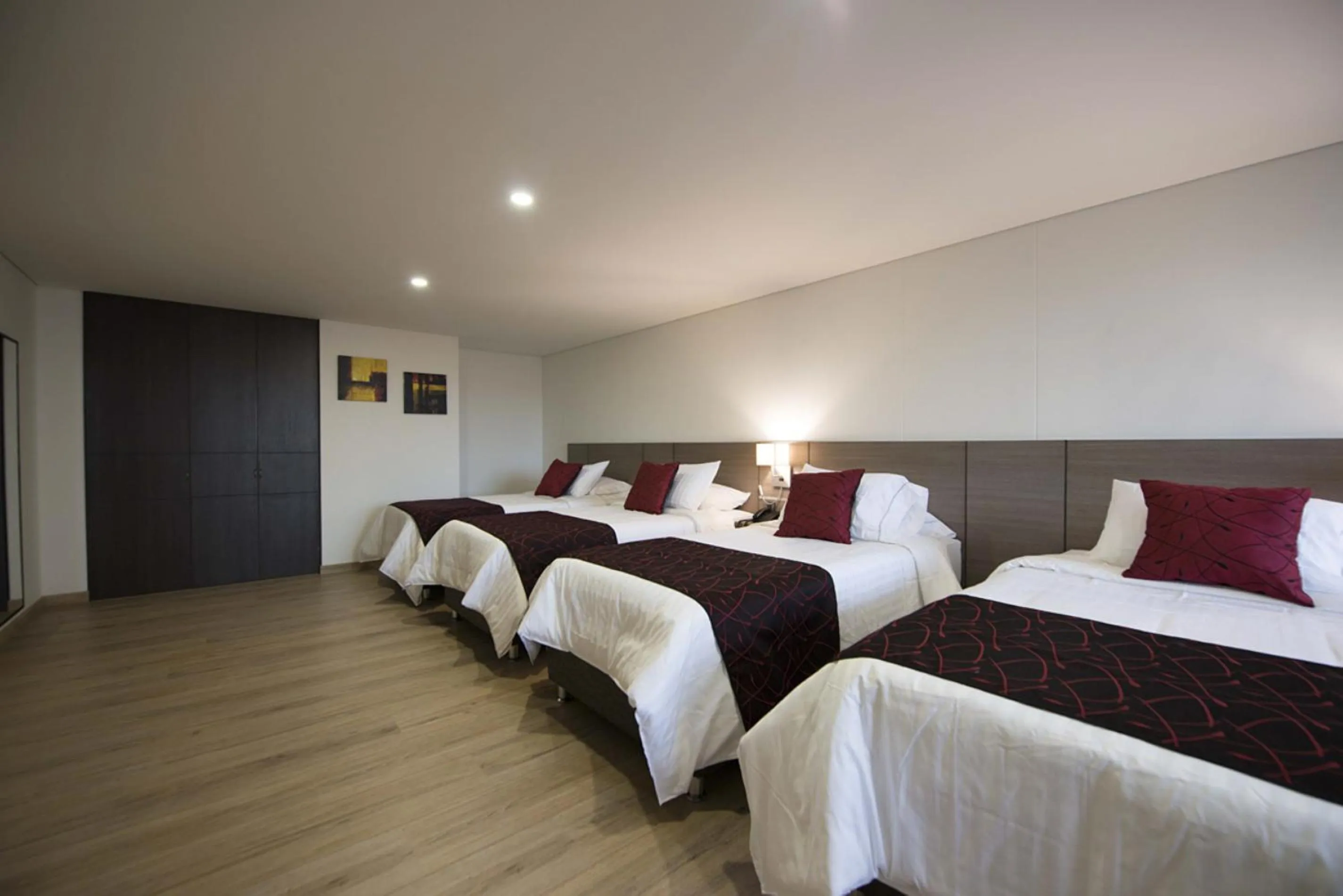 Bedroom, Bed in SM Grand Hotel