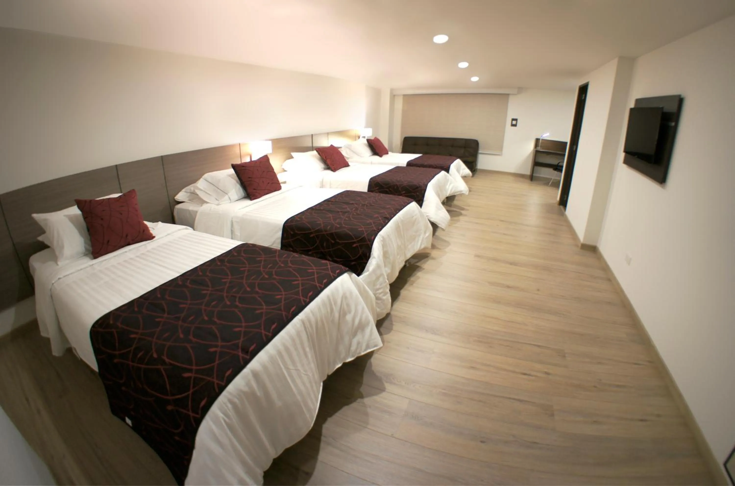 Bedroom, Bed in SM Grand Hotel