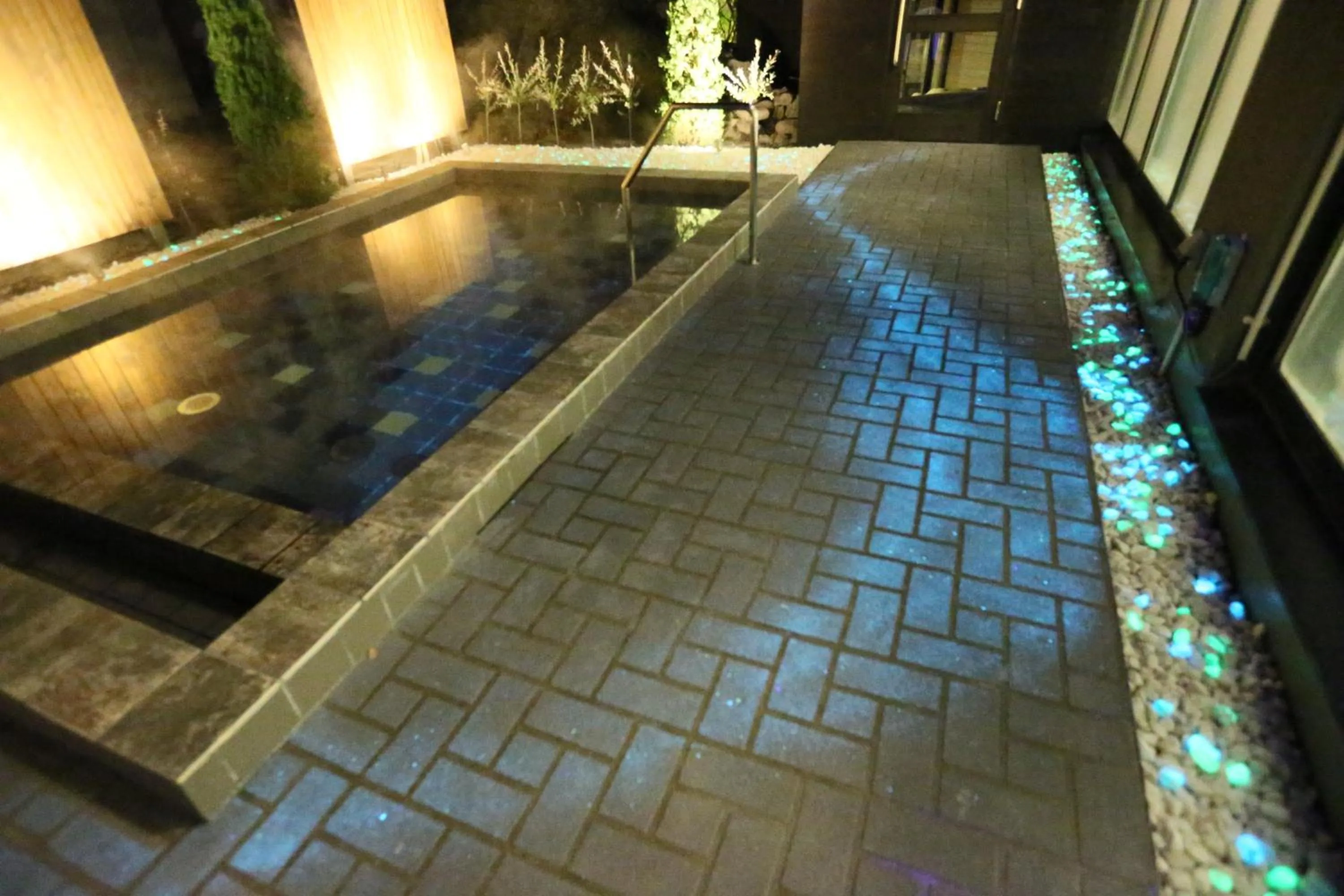 Open Air Bath in Tokachi Nauman Onsen Hotel arco