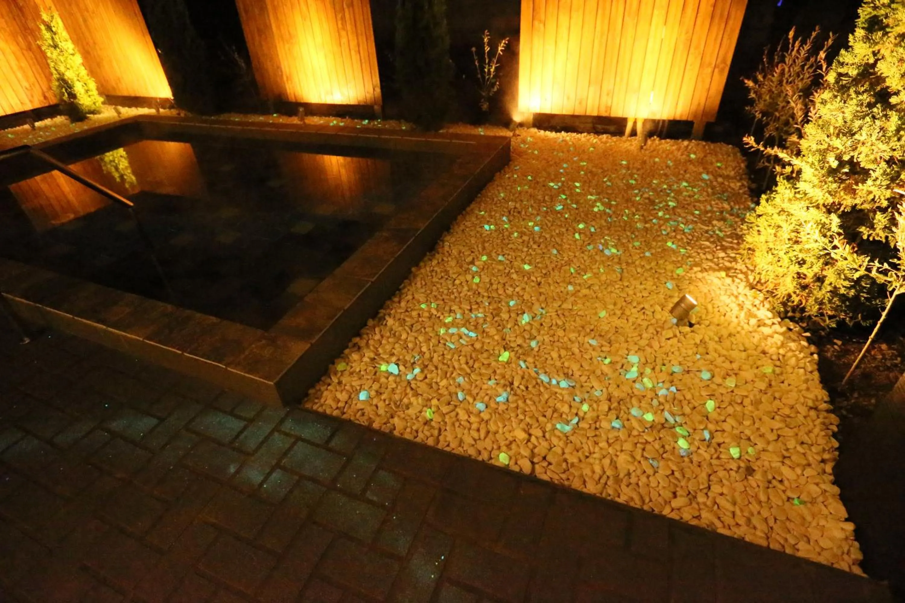 Open Air Bath in Tokachi Nauman Onsen Hotel arco
