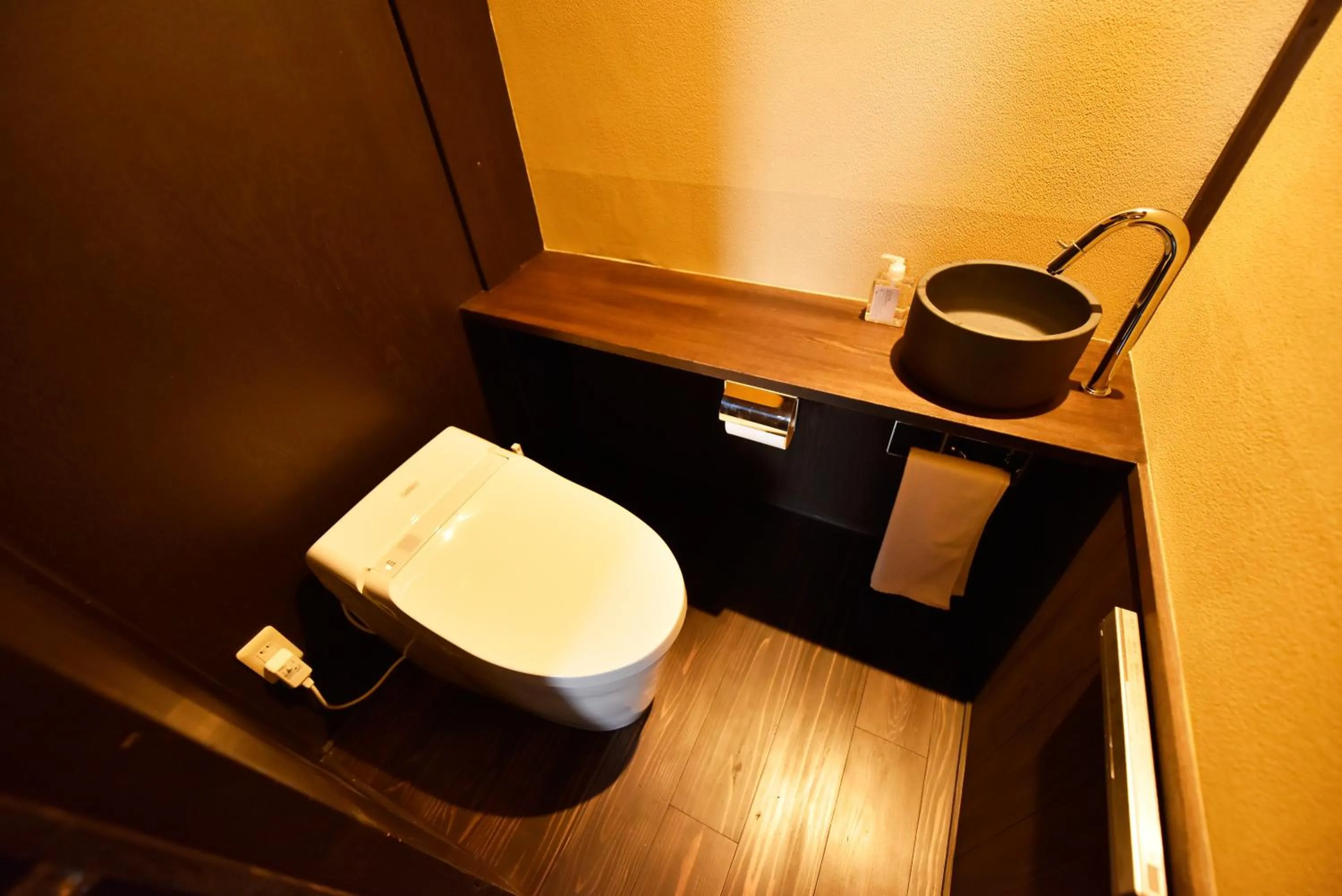 Toilet in Kuraya Senbonsanjo