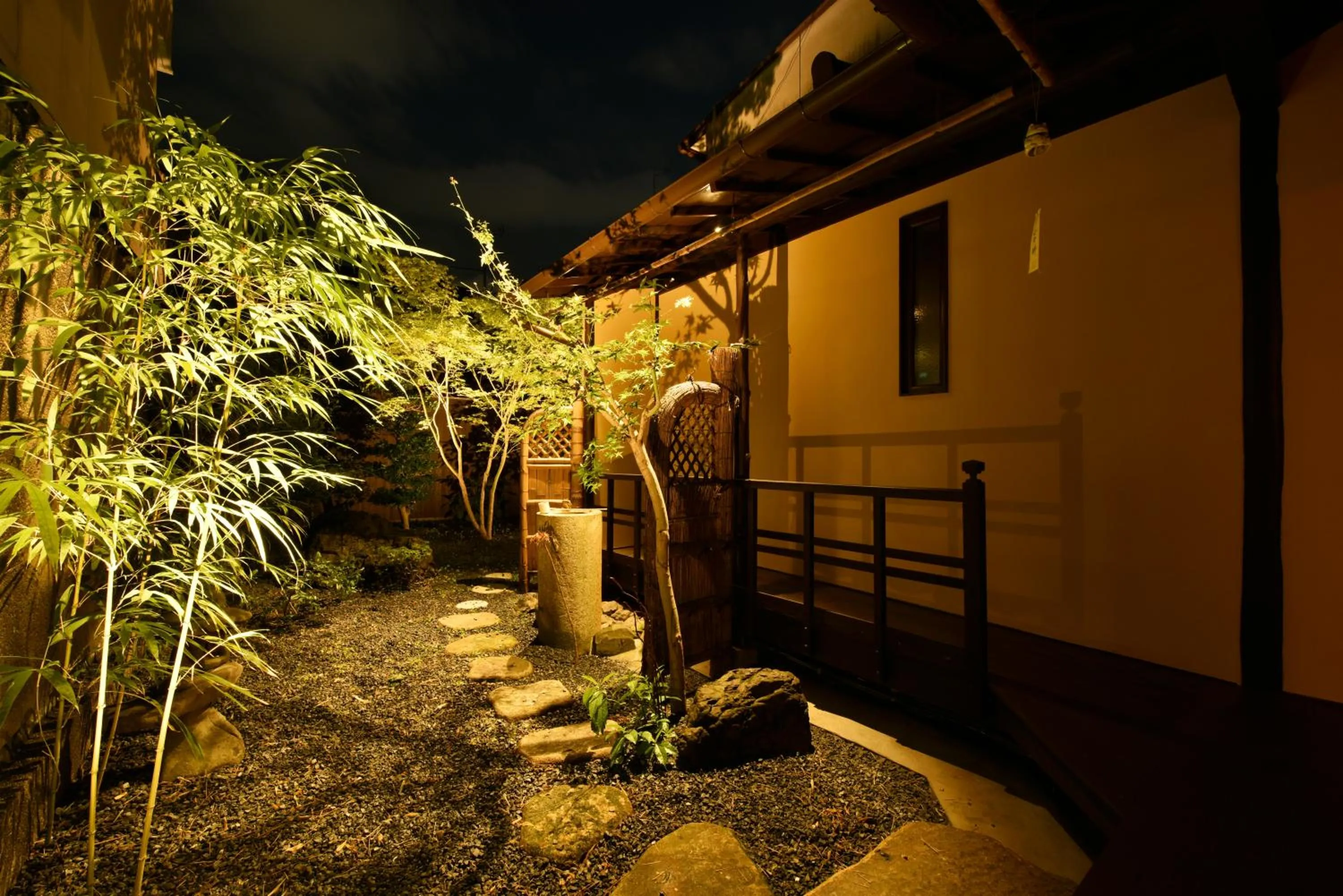 Garden in Kuraya Senbonsanjo