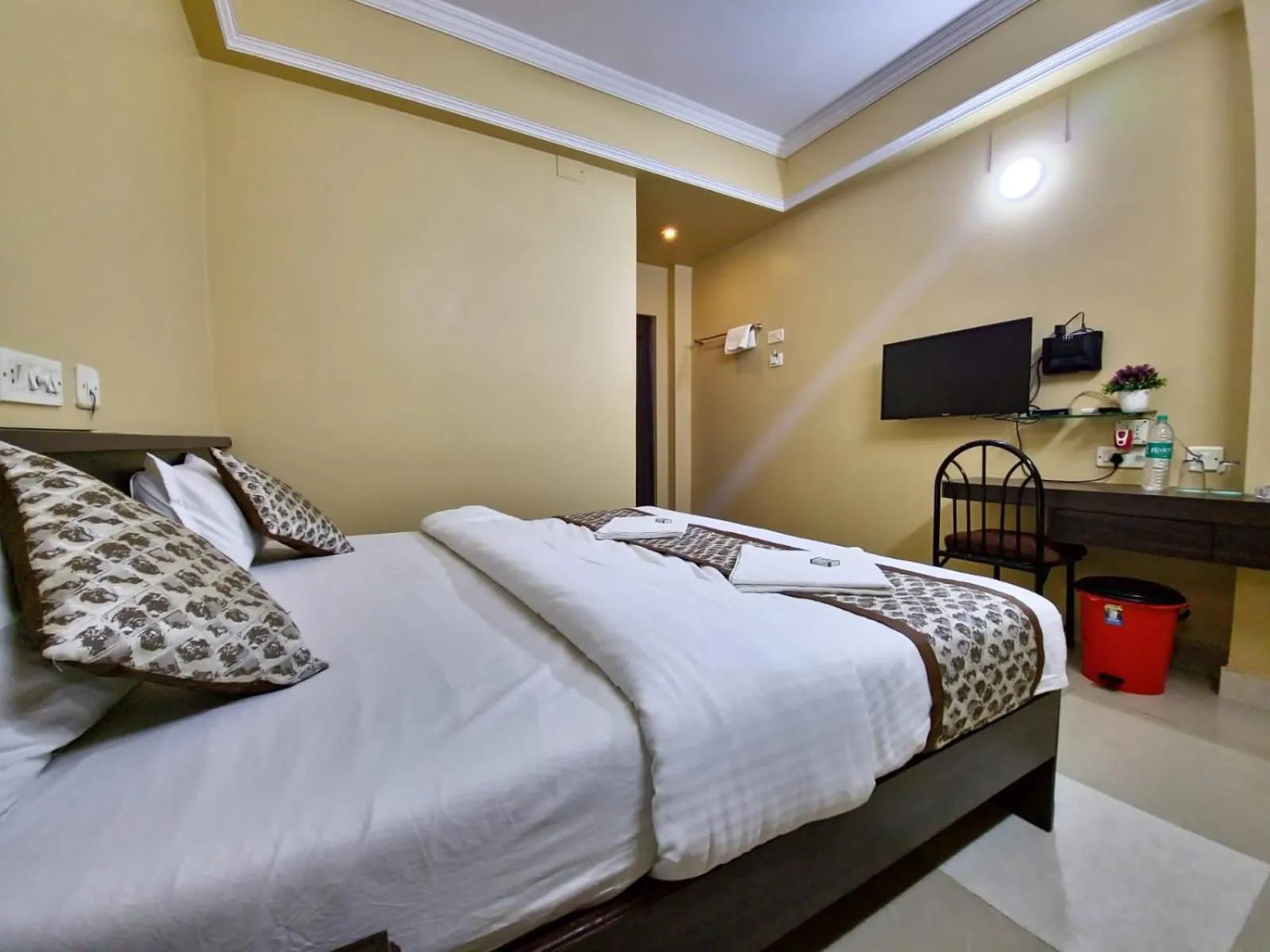 Bed in BHIMAS INN -Puratchi Thalaivar Dr M G Ramachandran Central Railway Station Chennai