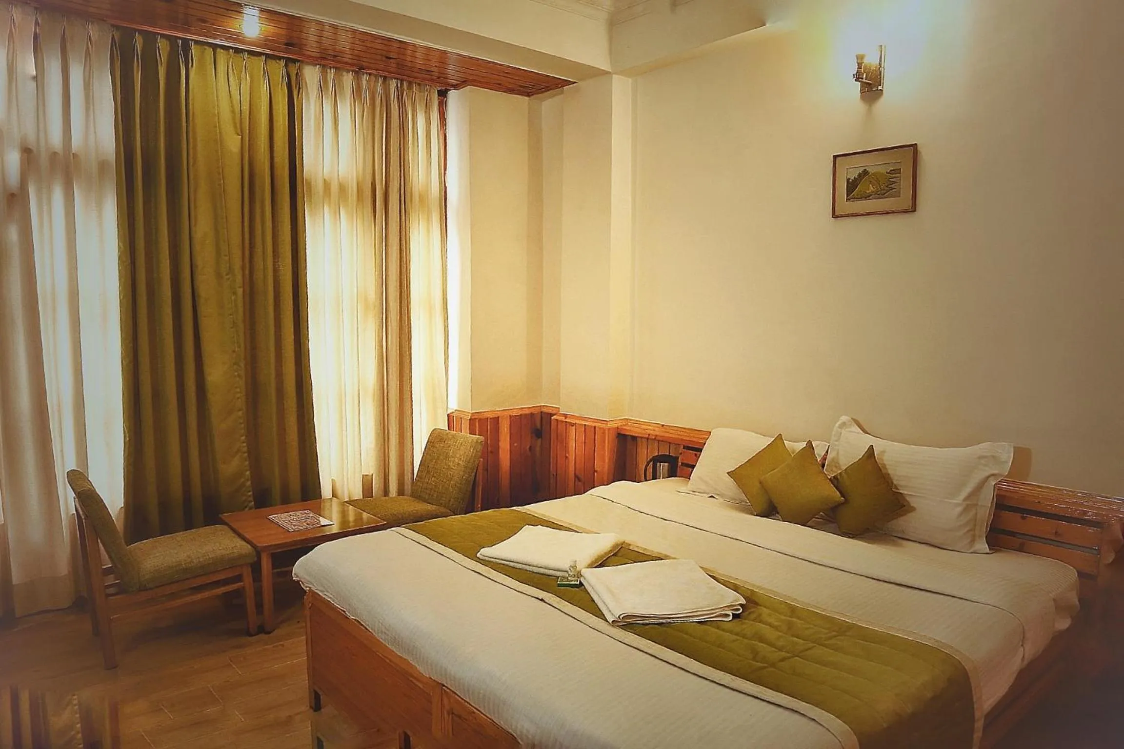 Bedroom, Bed in Hotel Snow View Manali