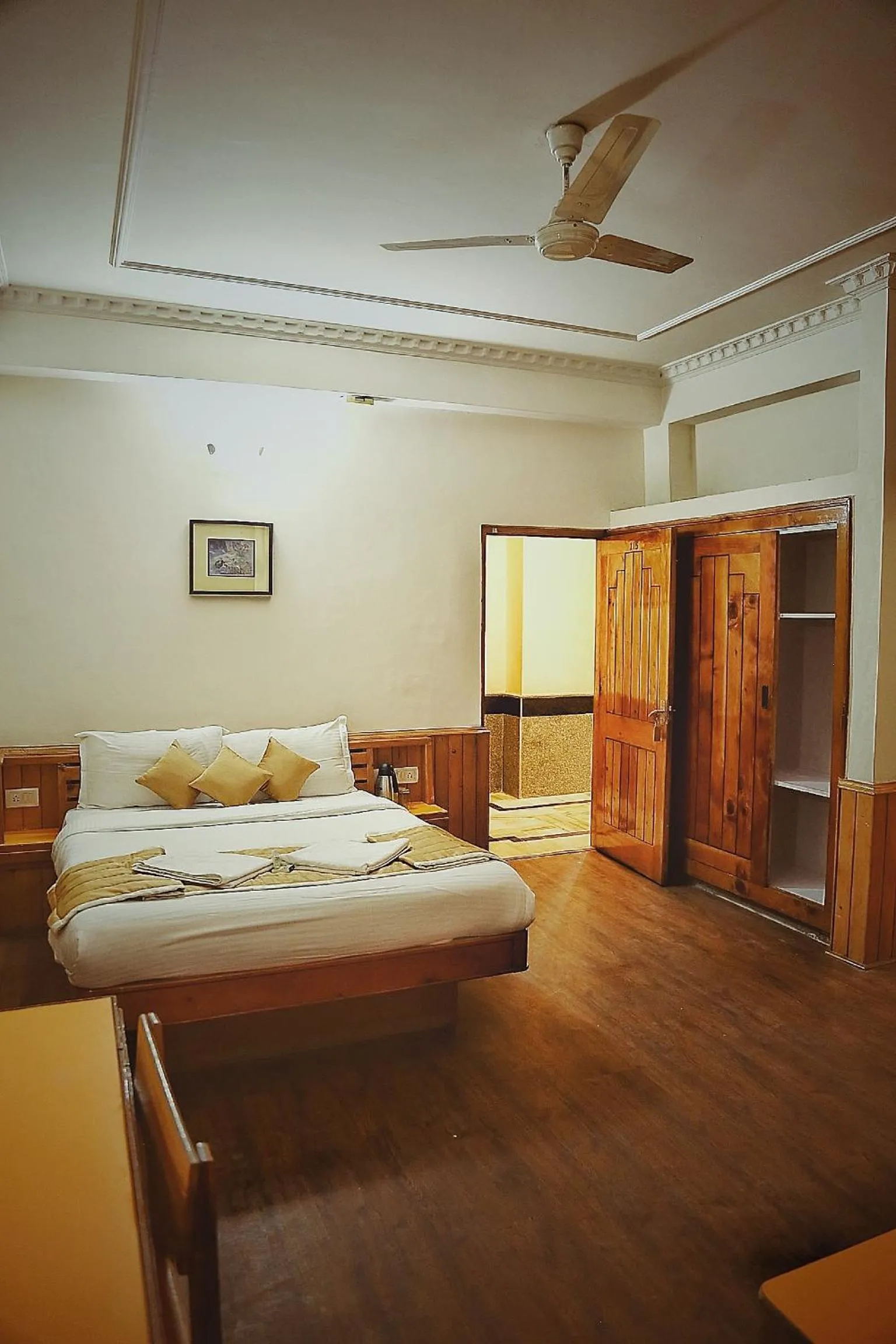 Bedroom, Bed in Hotel Snow View Manali