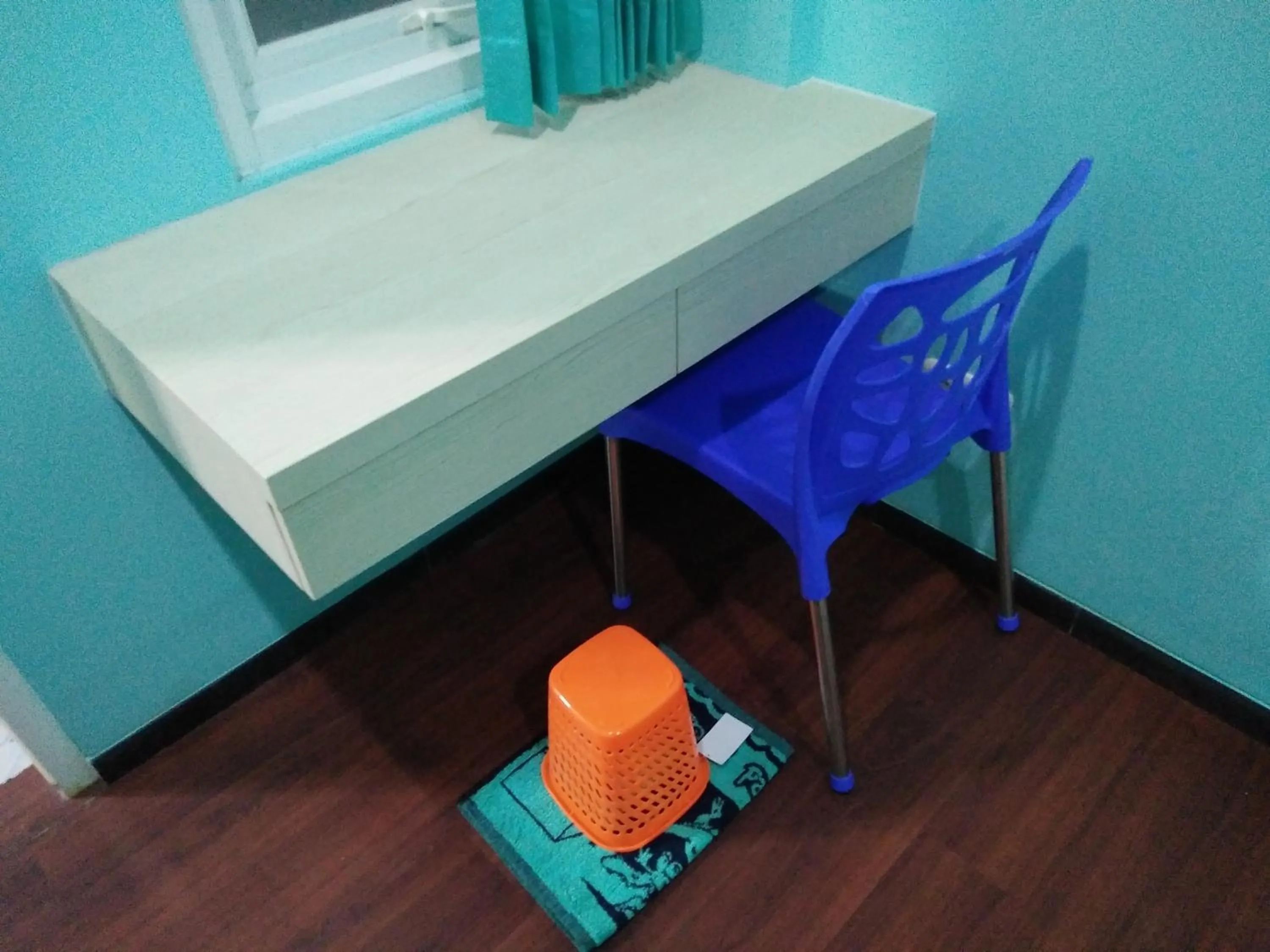 Photo of the whole room in RedDoorz Near Gajah Mada Street Semarang