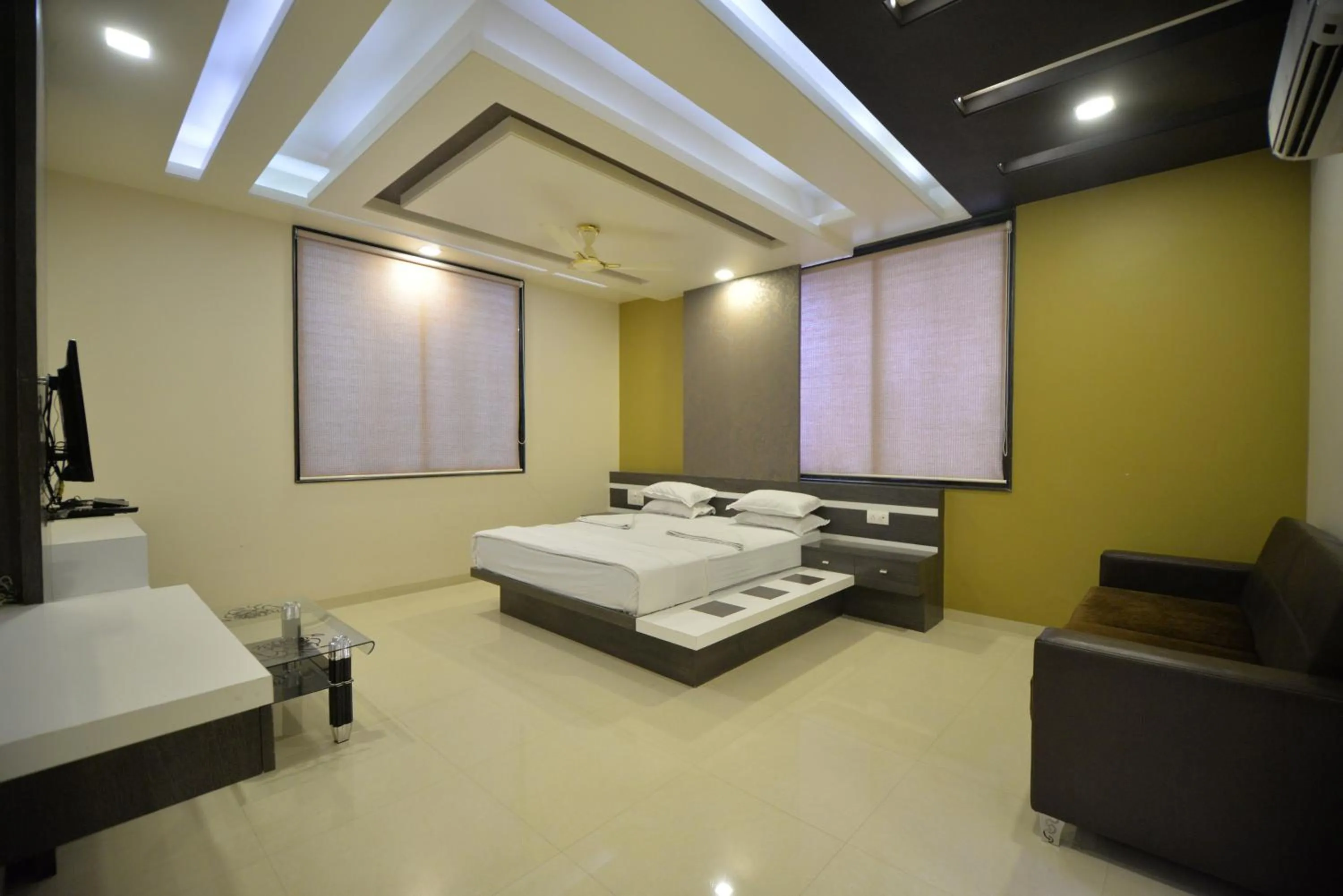 Bedroom, Bed in Hotel Radhe Krishna