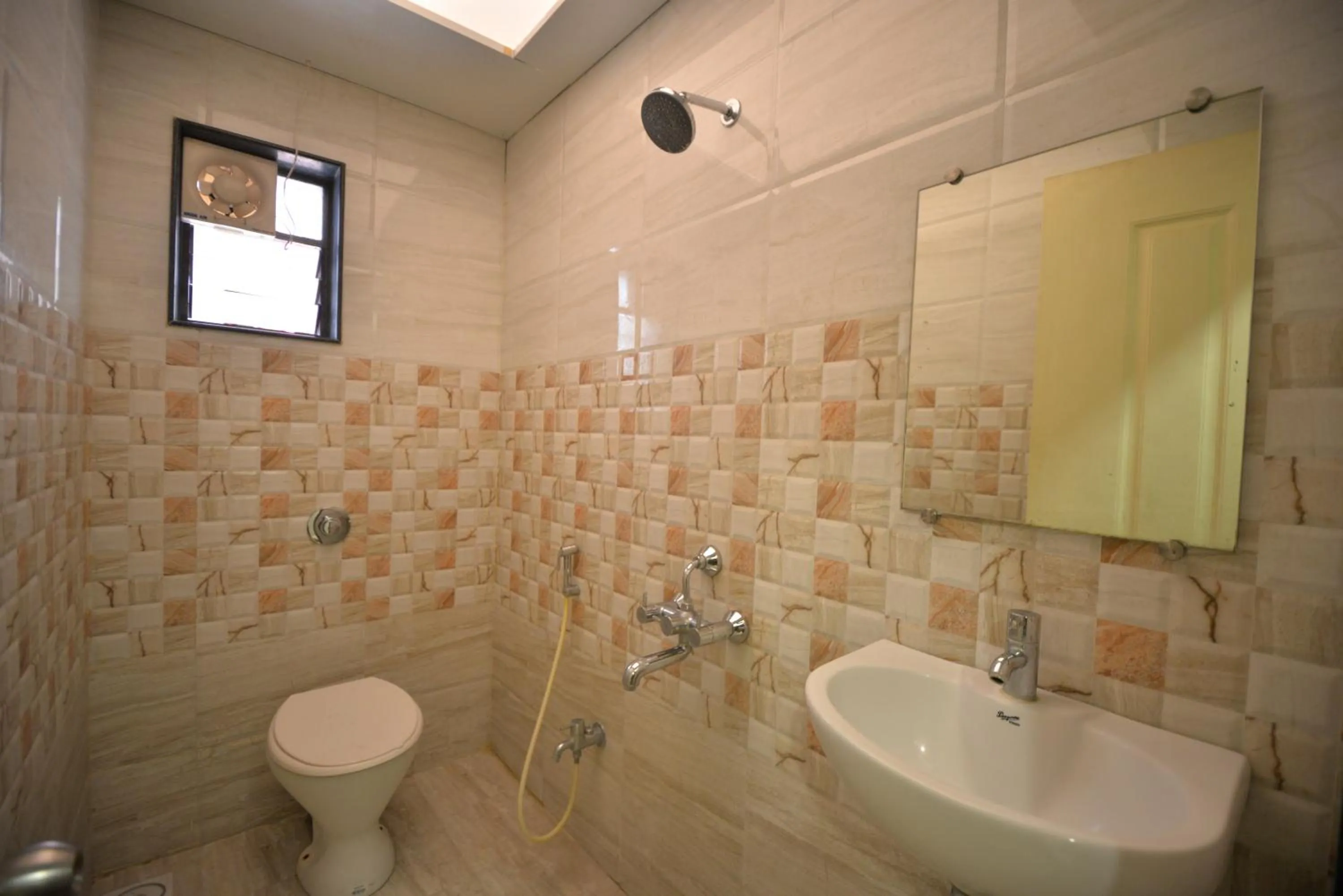 Bathroom in Hotel Radhe Krishna