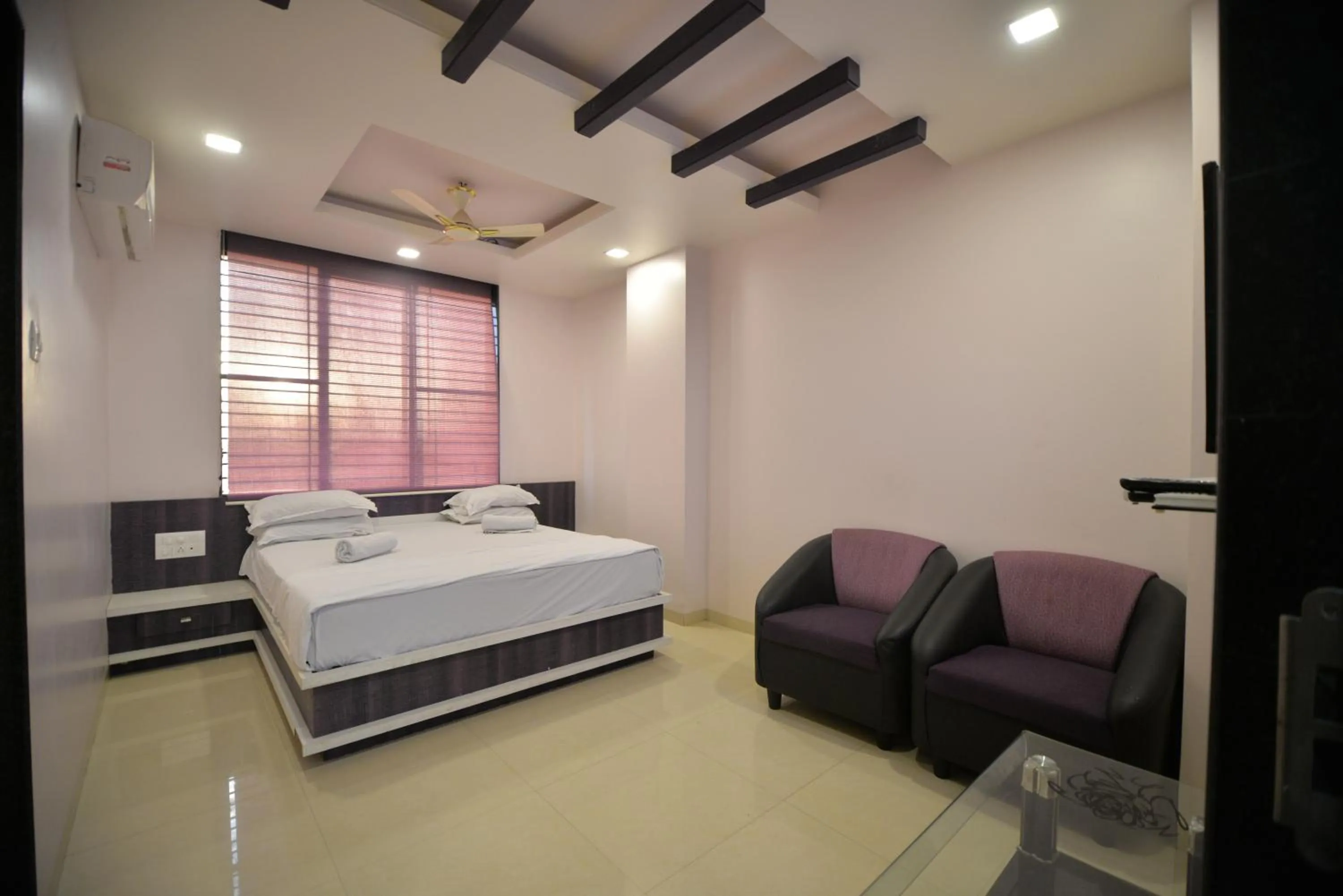 Bedroom, Bed in Hotel Radhe Krishna