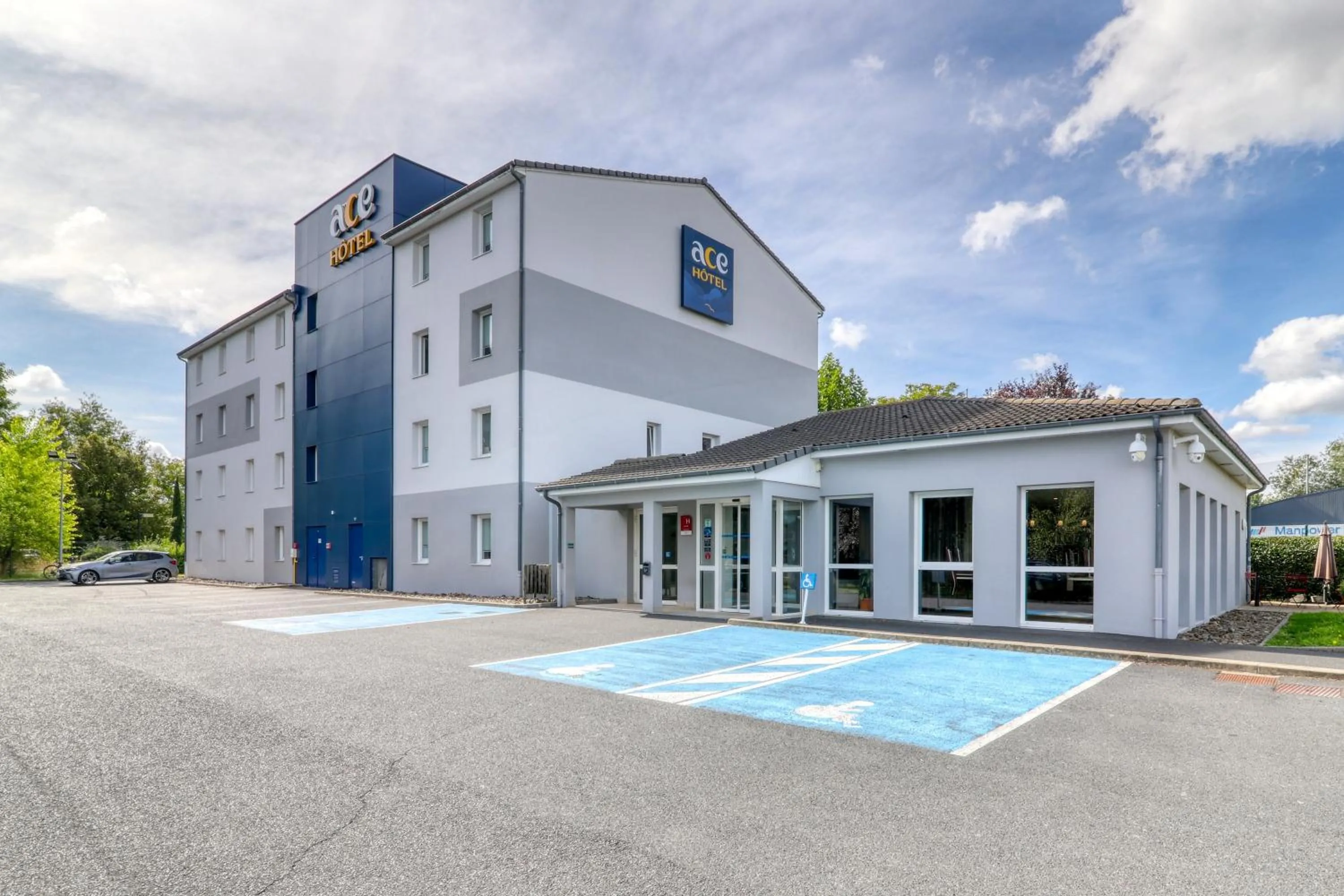 Property building in Ace Hotel Riom