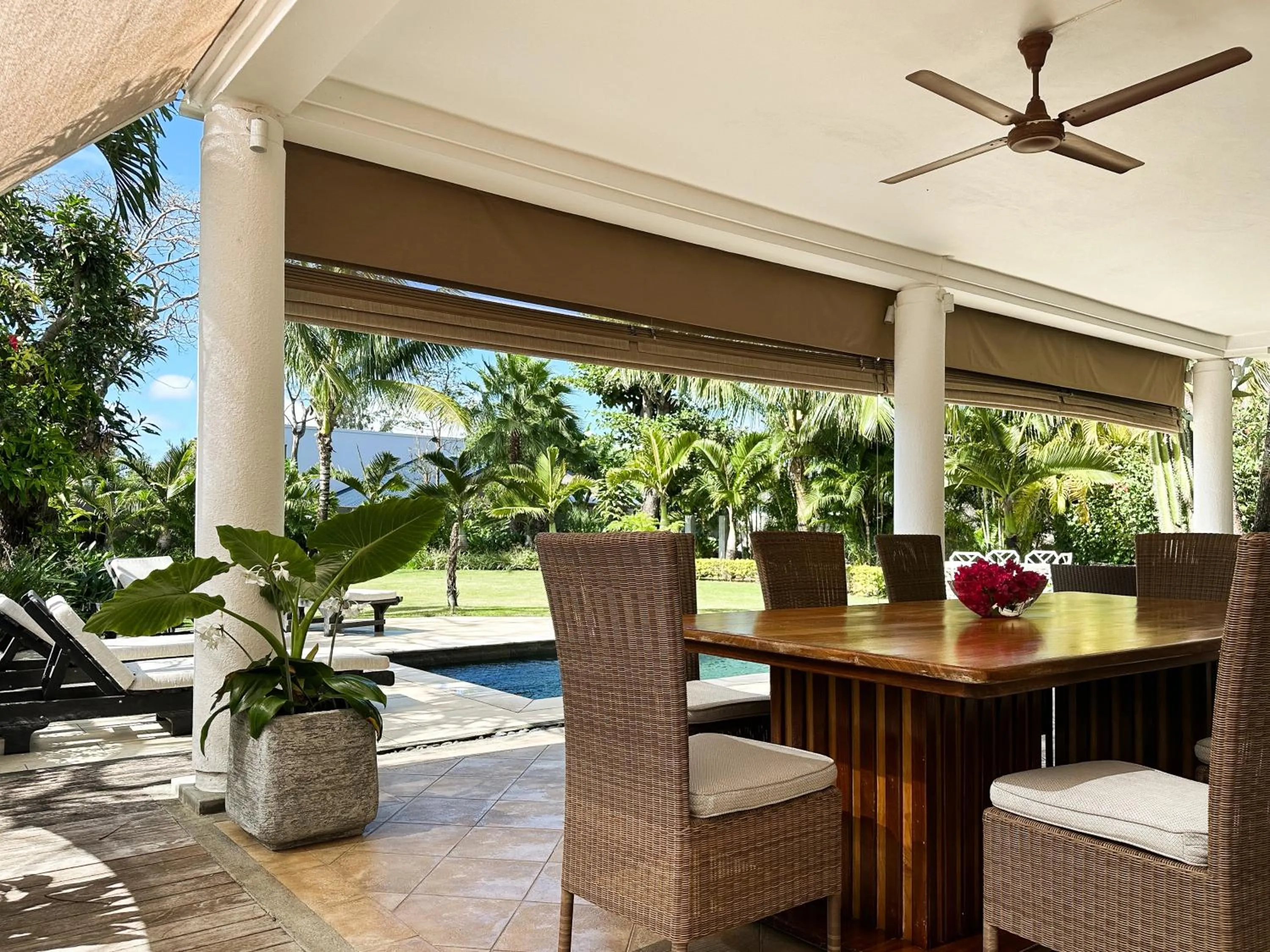 Balcony/Terrace in Blue Bird