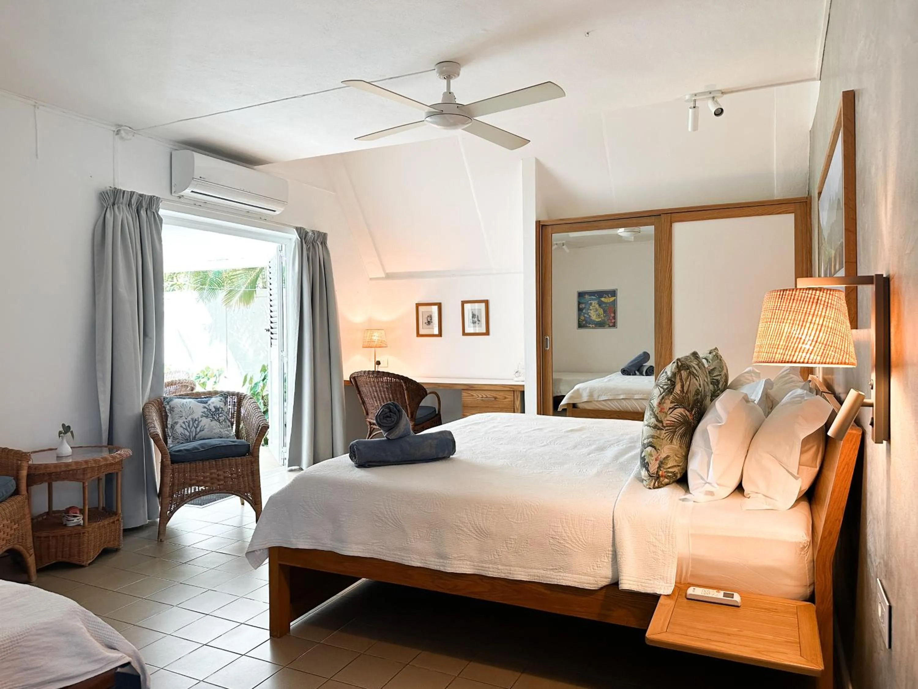 Bedroom, Bed in Blue Bird