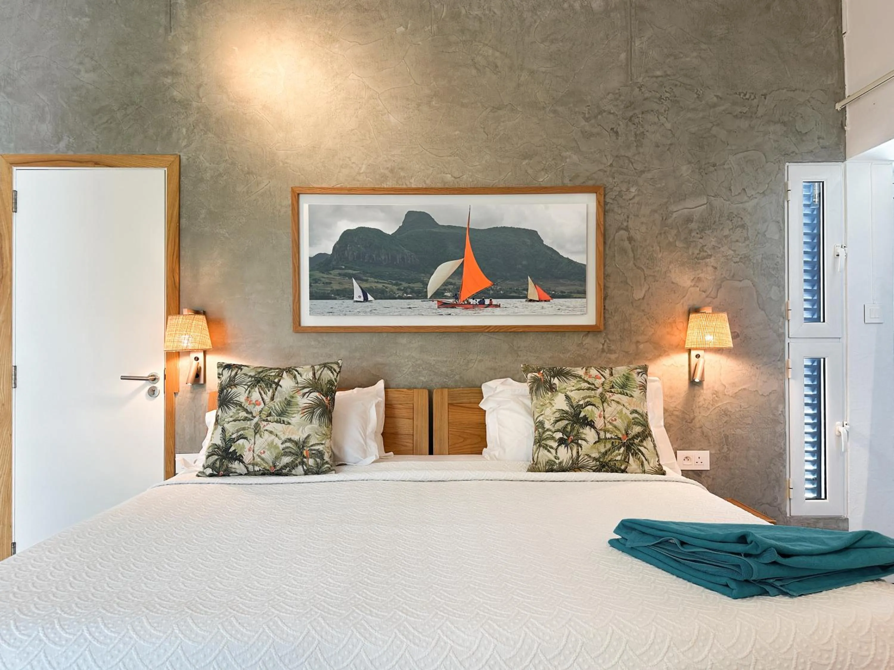 Bedroom, Bed in Blue Bird