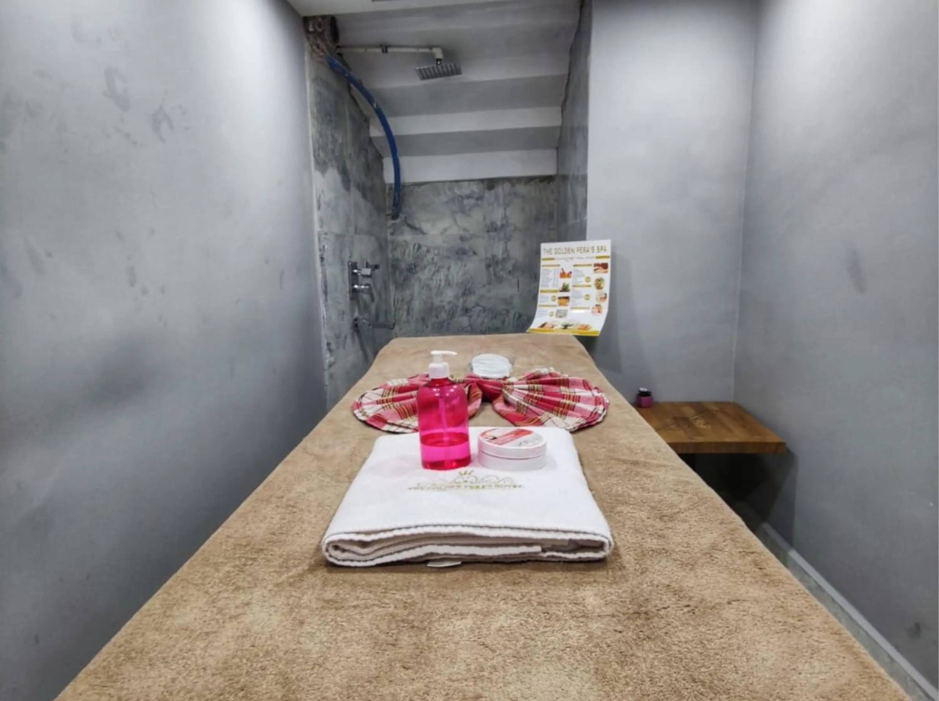 Massage, Bed in The Golden Pera's Hotel & Spa